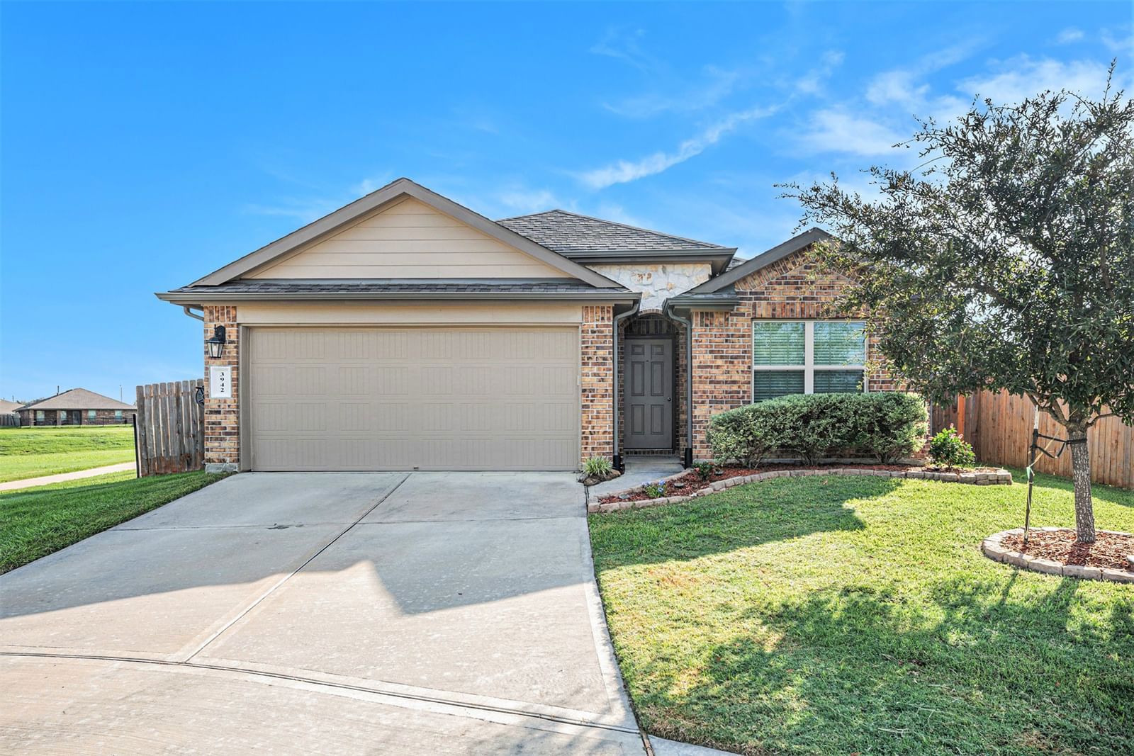 Real estate property located at 3942 Hybrid, Harris, Goose Crk Reserve Sec 3, Baytown, TX, US