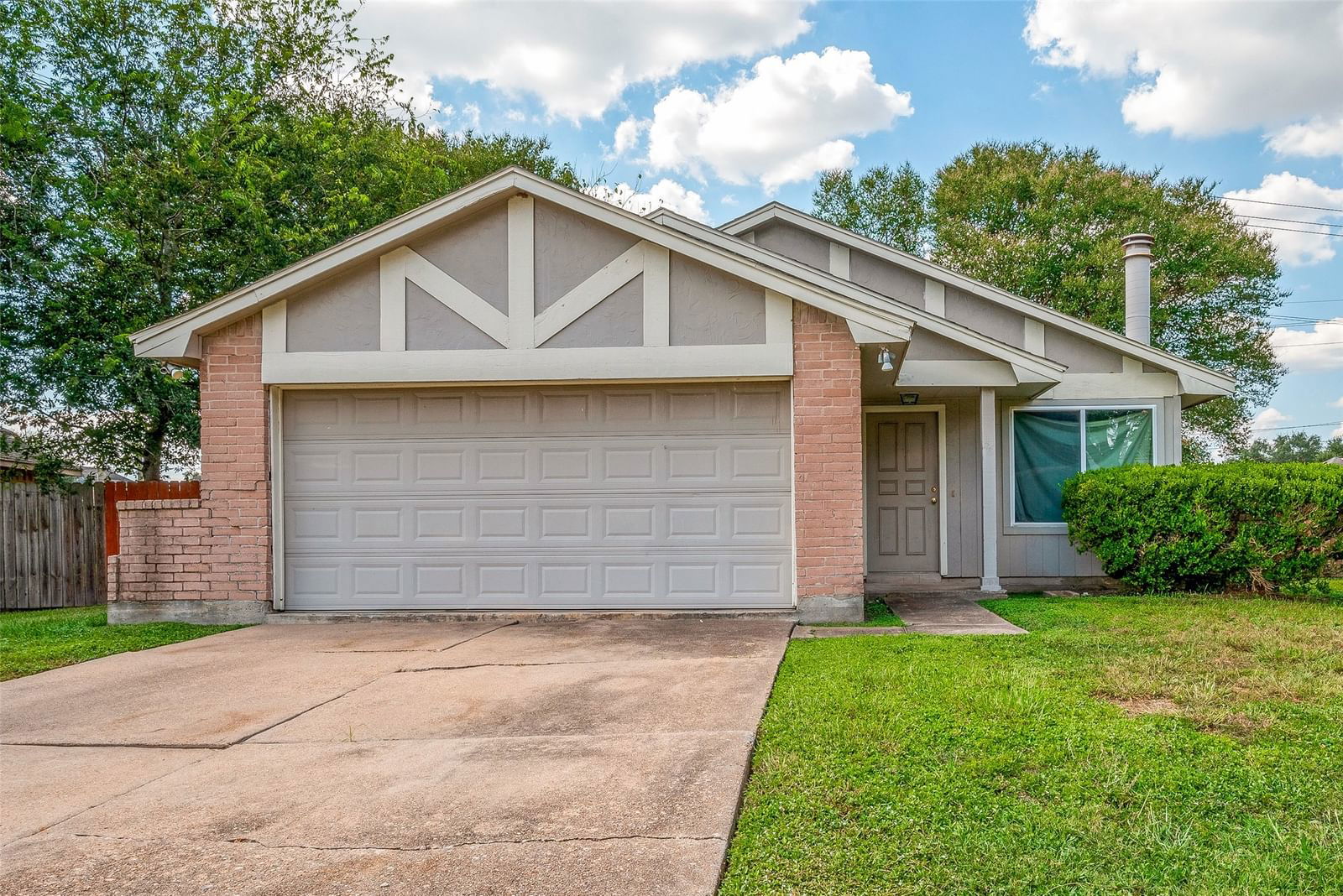 Real estate property located at 10810 Forest Leaf, Fort Bend, Townewest Sec 6, Sugar Land, TX, US