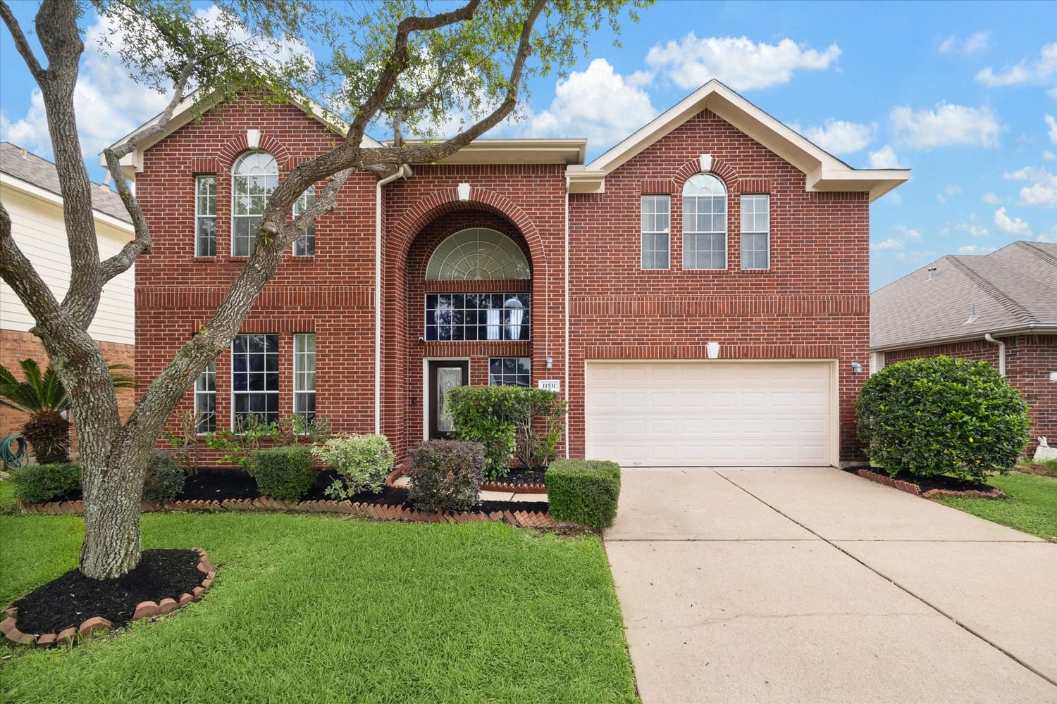 Real estate property located at 11531 Swiftwater Bridge, Fort Bend, Woodbridge Of Fbc Sec 7, Sugar Land, TX, US