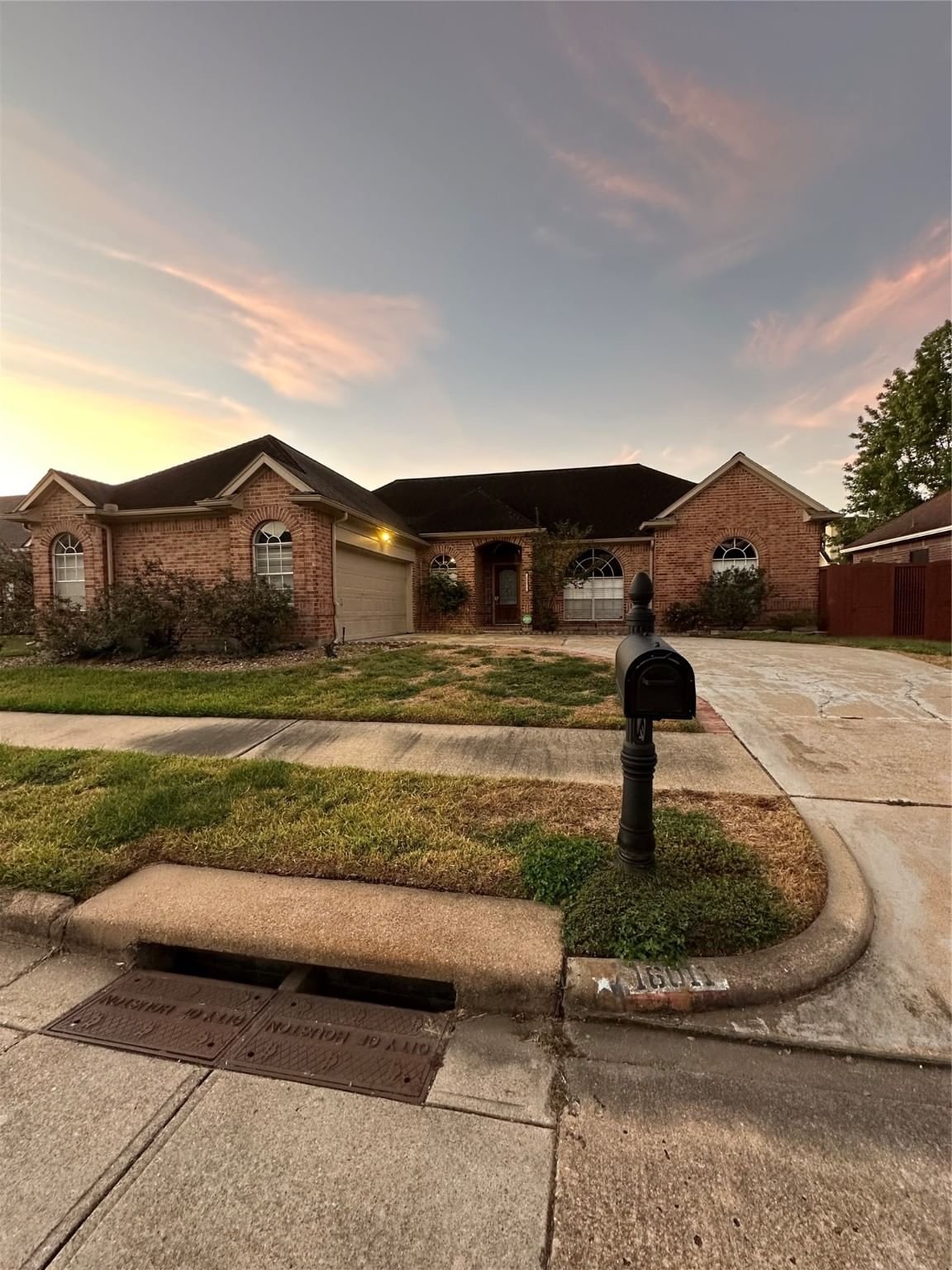 Real estate property located at 16011 Mountain Shadows, Harris, Houston, TX, US