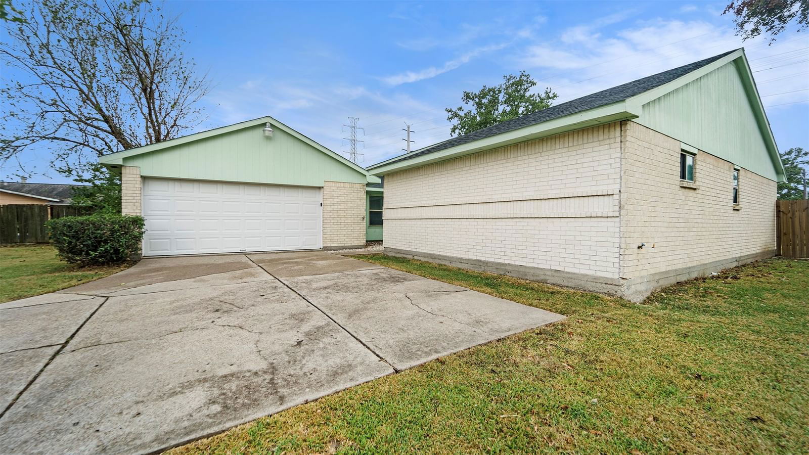 Real estate property located at 15006 Roseglen, Harris, Sterling Green Sec 08, Channelview, TX, US