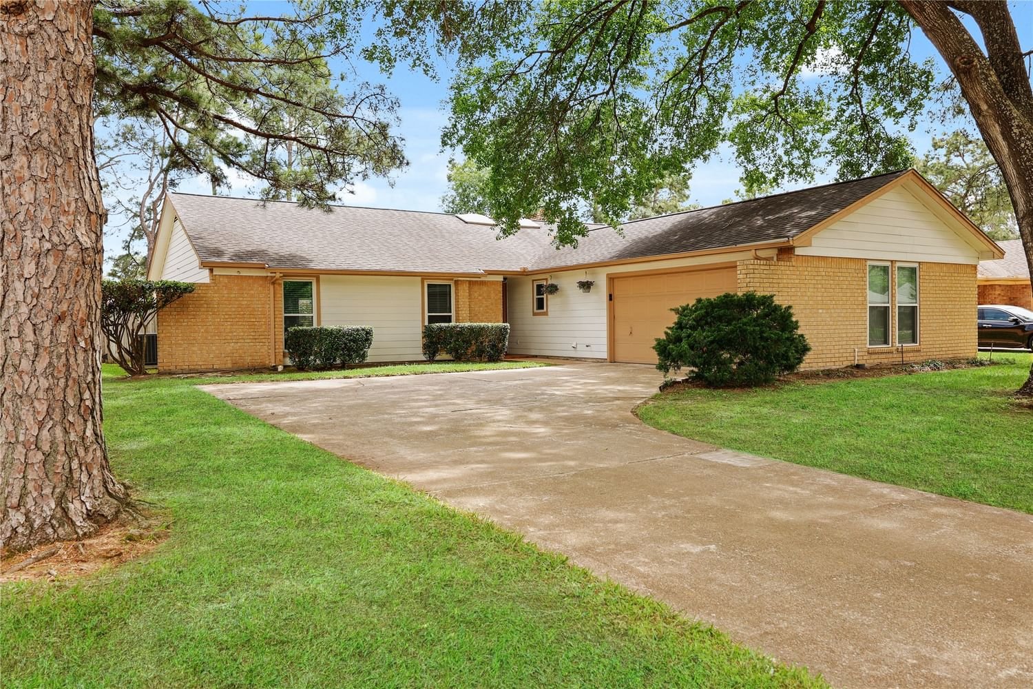 Real estate property located at 8122 Clover Gardens, Harris, Copperfield Middlegate Village, Houston, TX, US