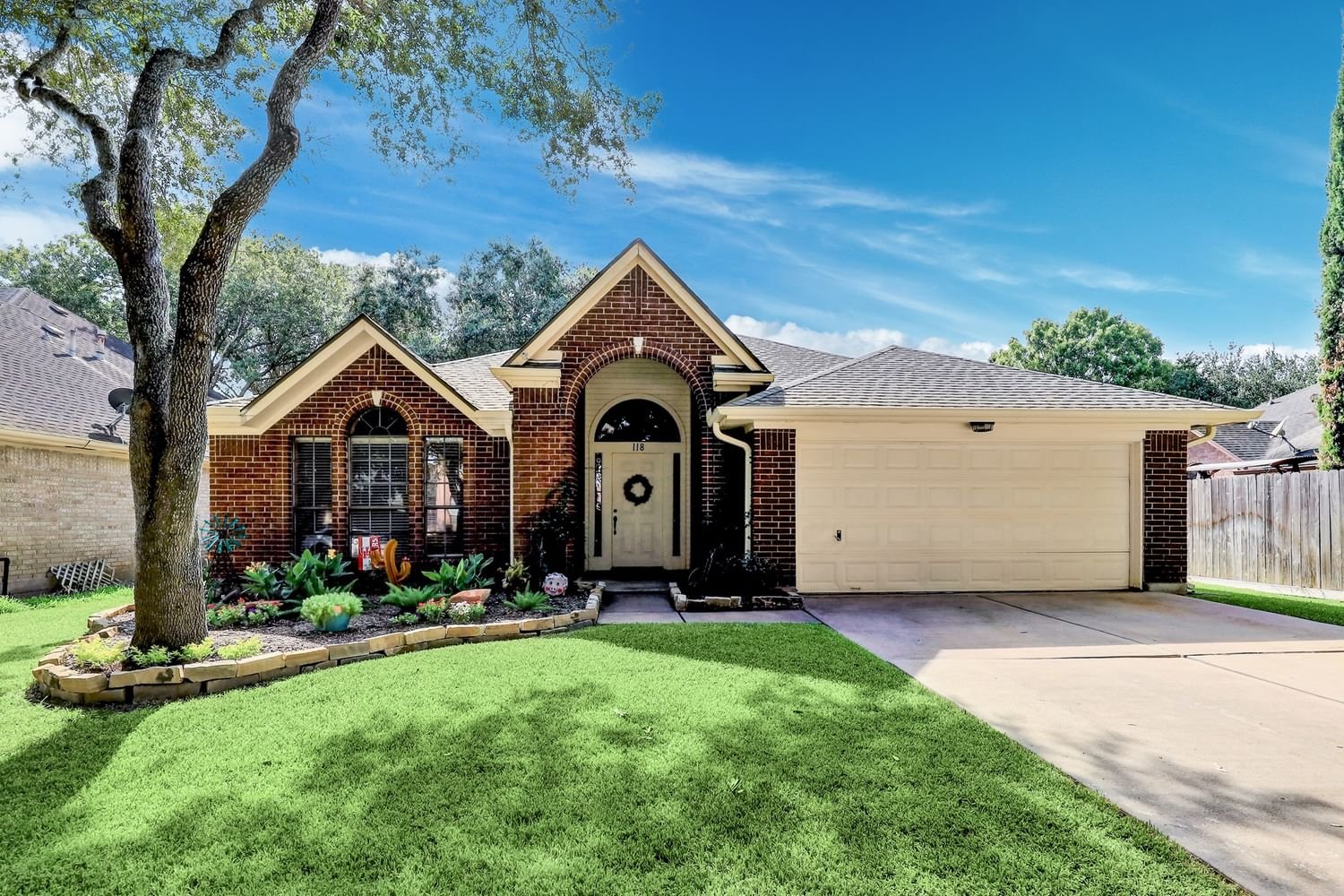 Real estate property located at 118 High Meadows, Fort Bend, Sugar Land, TX, US