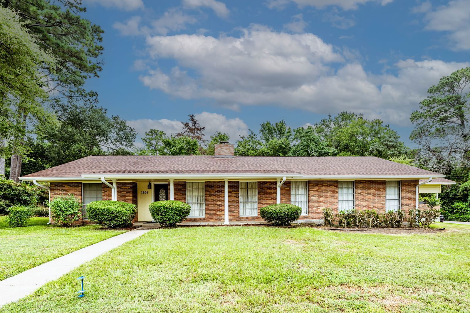 Real estate property located at 1904 18th, Walker, Highland - Sec 4, Huntsville, TX, US