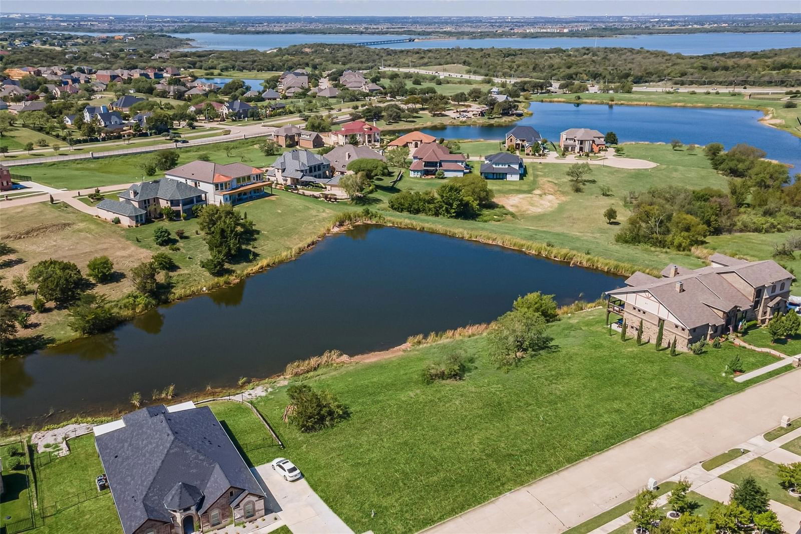 Real estate property located at 423 Golden Pond, Dallas, Lake Ridge Sec 09 Ph 01, Cedar Hill, TX, US