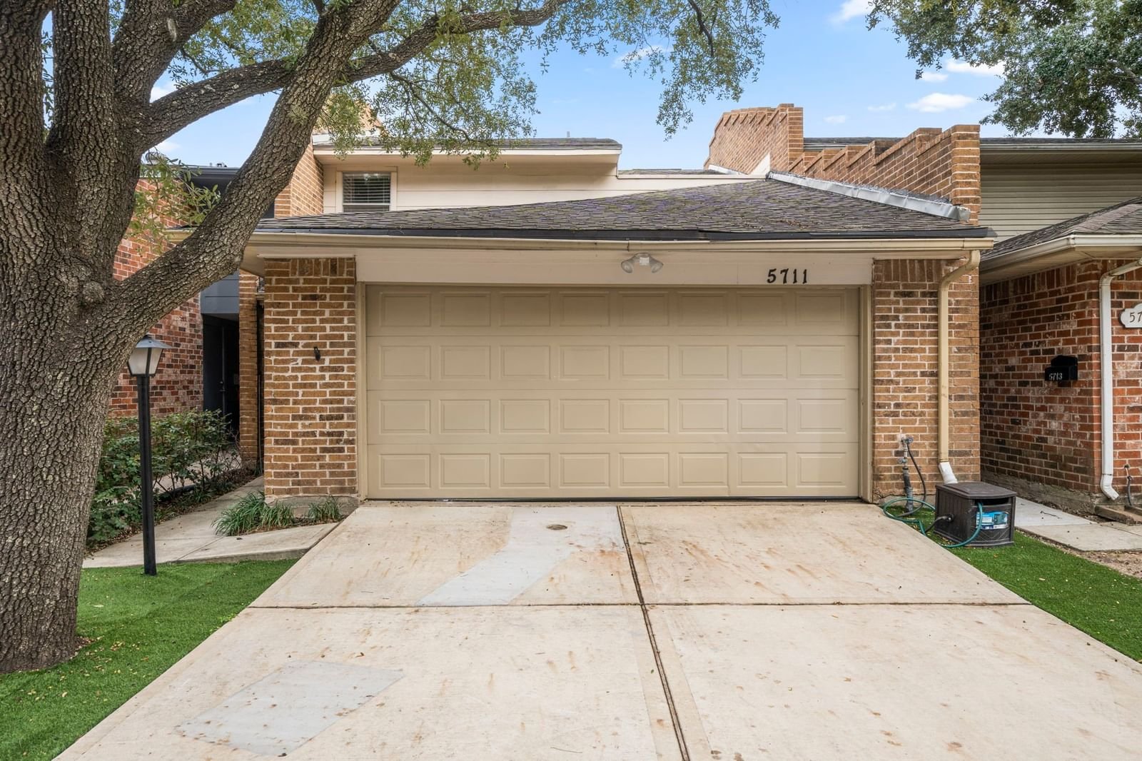 Real estate property located at 5711 Innsbruck, Harris, Bissonnet Plaza, Bellaire, TX, US