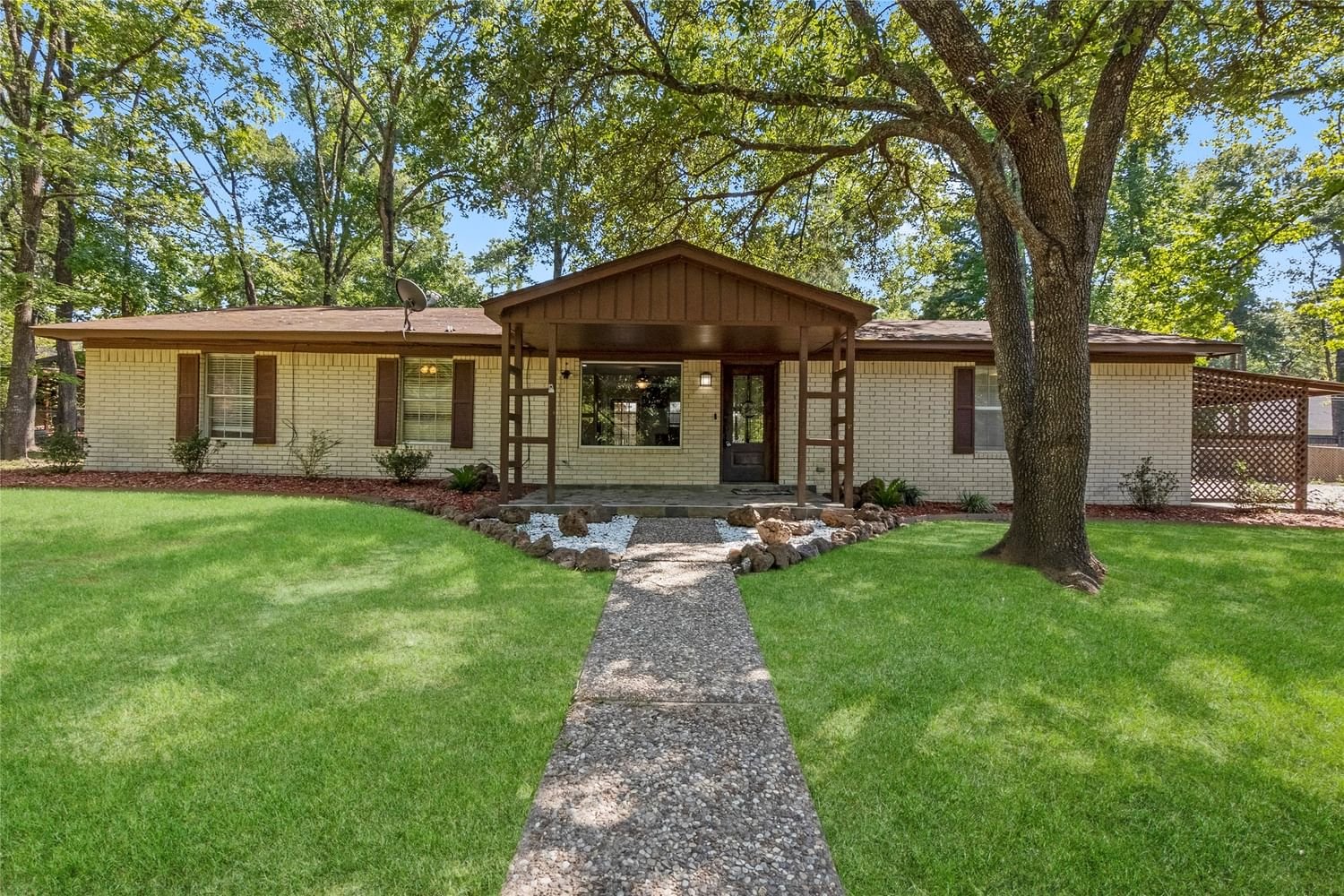 Real estate property located at 1011 Alston, Polk, Alston, Livingston, TX, US