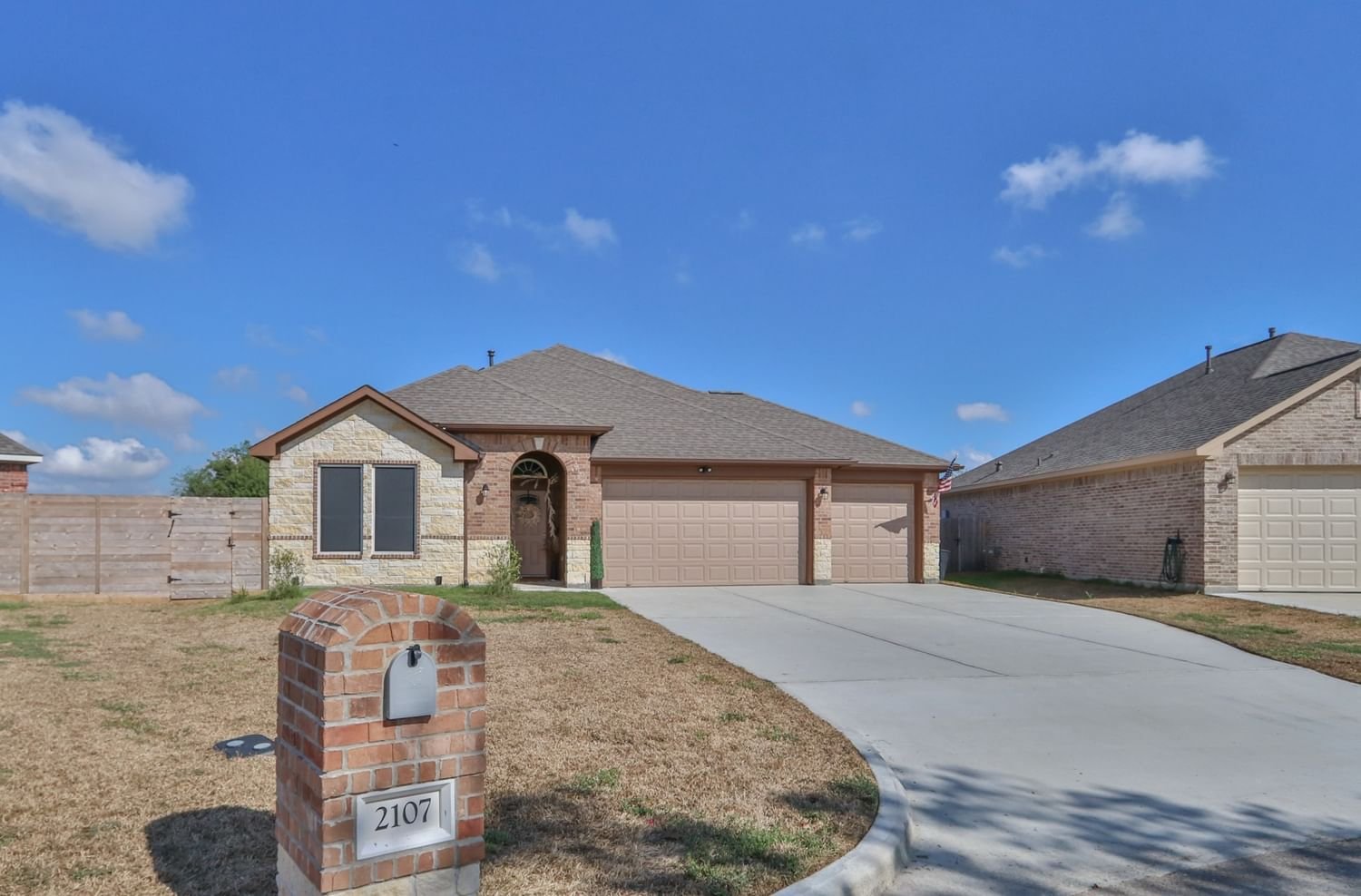 Real estate property located at 2107 Loc Loma, Harris, La Porte, TX, US