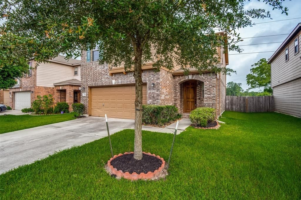 Real estate property located at 1114 Larks Trace, Harris, Ella Xing Sec 3, Houston, TX, US