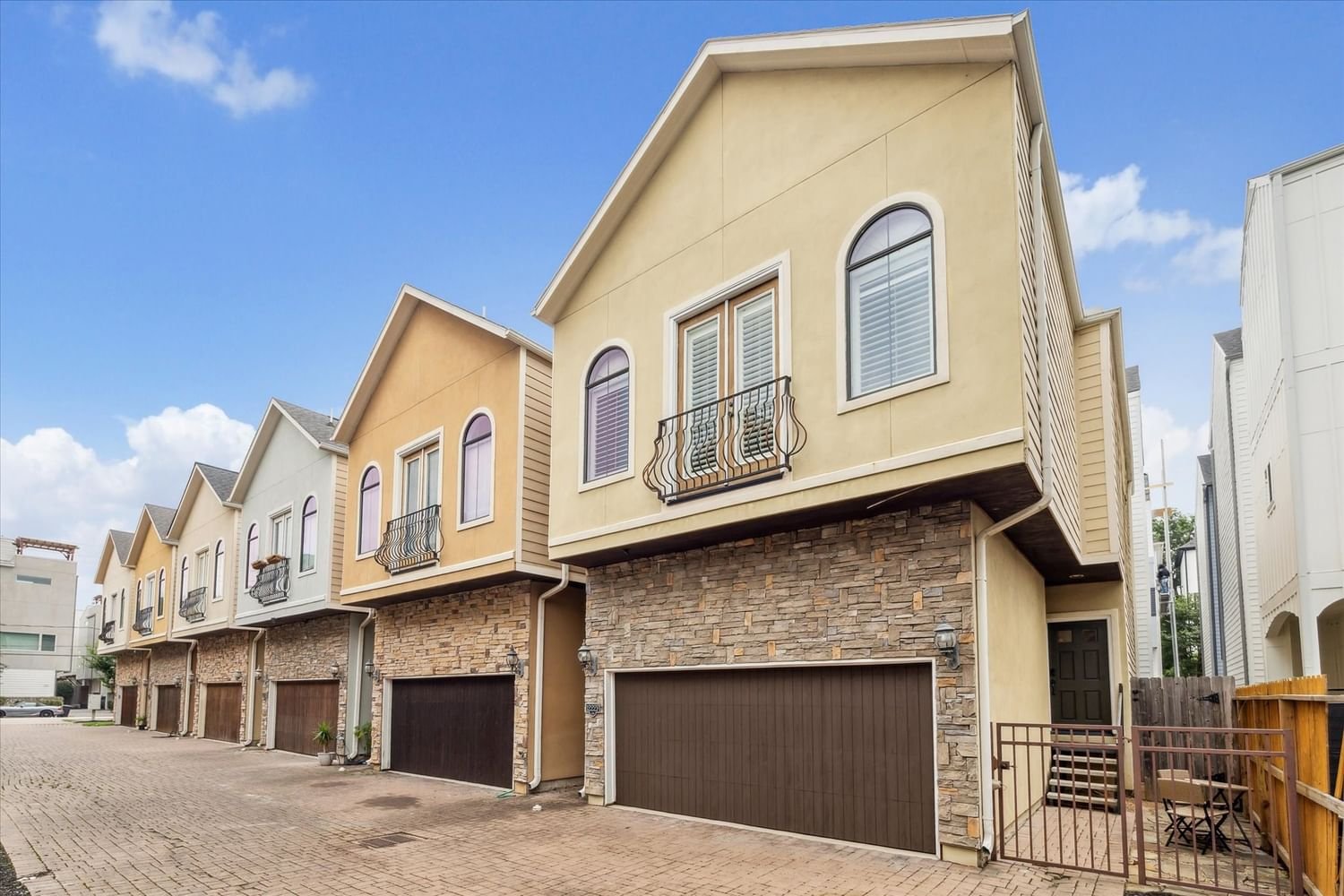 Real estate property located at 1222 17th F, Harris, Villa Paradiso, Houston, TX, US