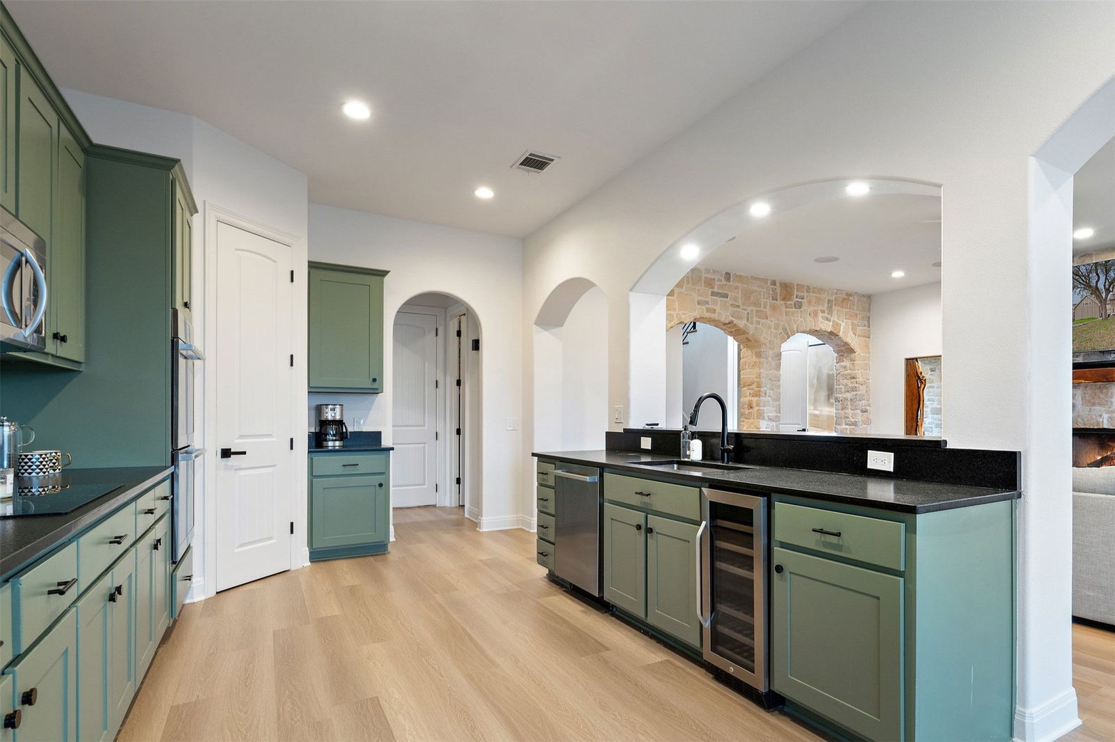 Real estate property located at 1209 Lake Shore, Travis, Spicewood, TX, US