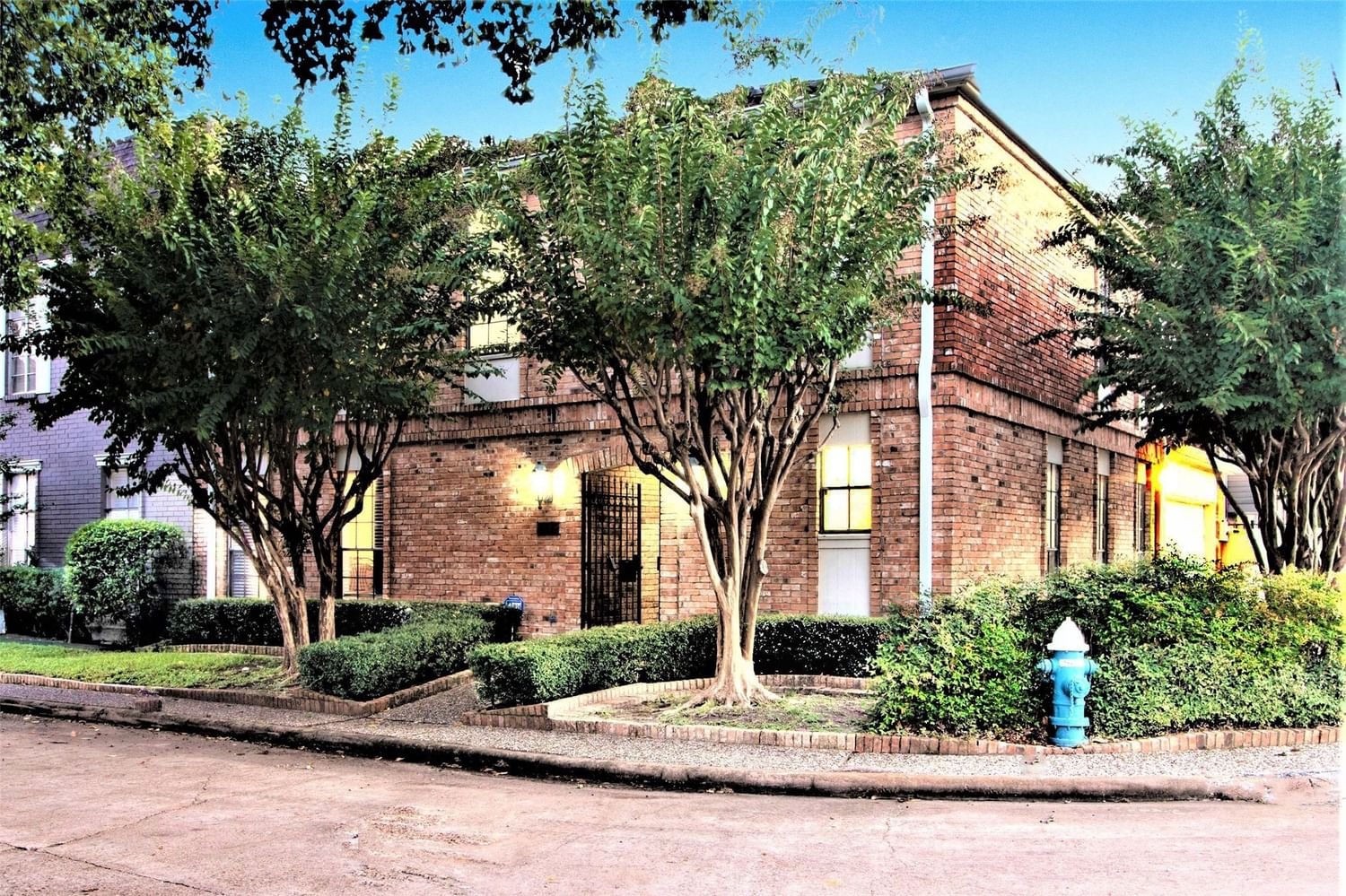Real estate property located at 5435 Chevy Chase, Harris, Del Monte Place Apts, Houston, TX, US