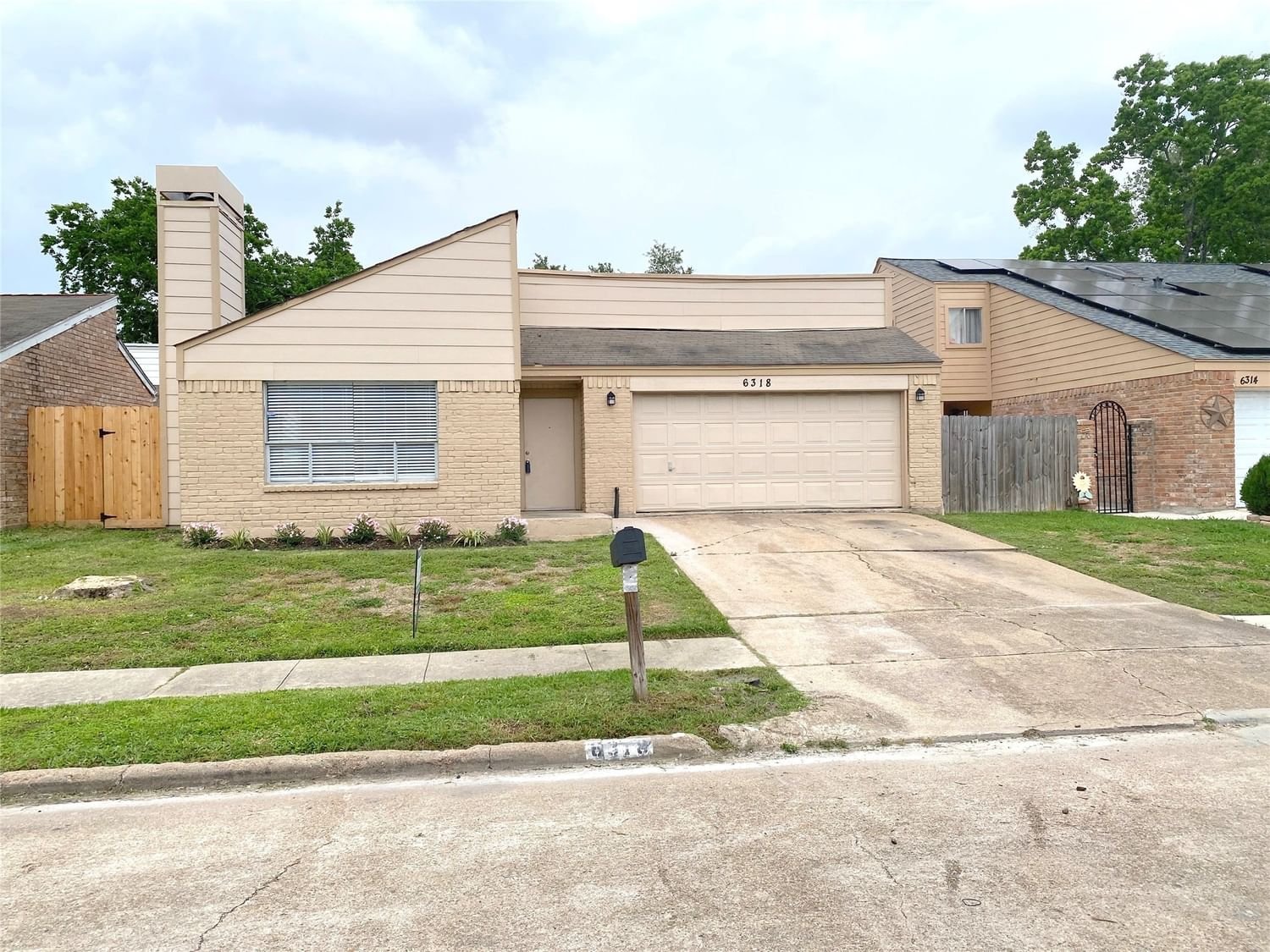 Real estate property located at 6318 Coachwood, Harris, Southwood Place Sec 03, Houston, TX, US