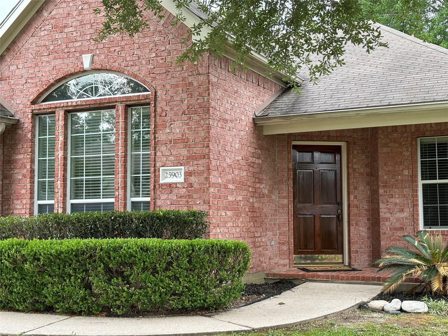 Real estate property located at 25903 Bearborough, Montgomery, Oakridge Forest 04, Spring, TX, US