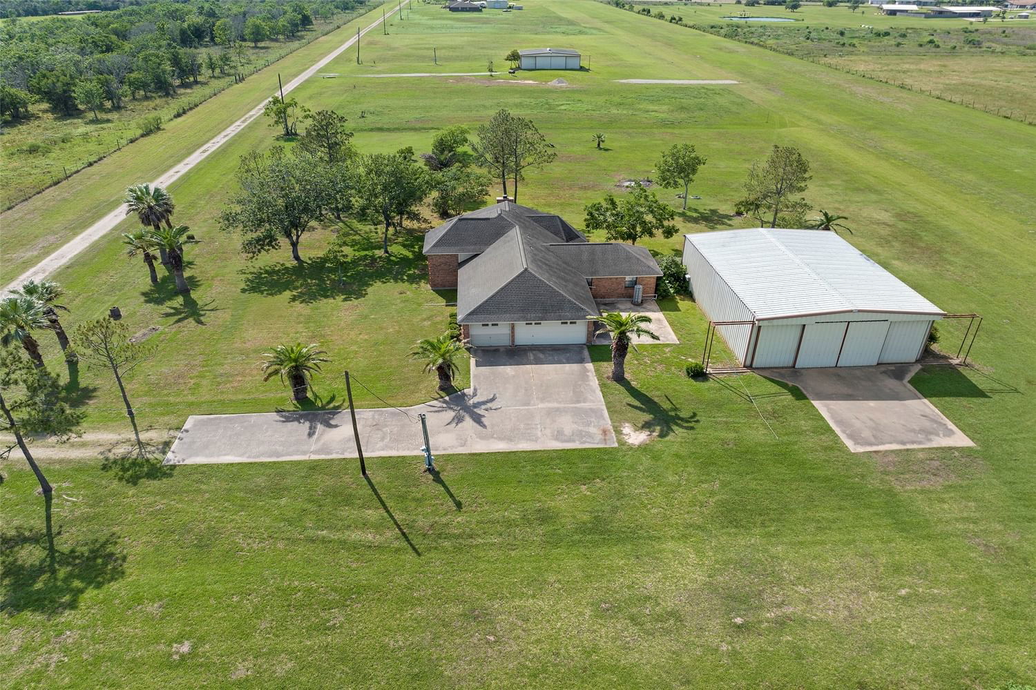 Real estate property located at 200 Eagle, Brazoria, Eagle Air Park, Brazoria, TX, US