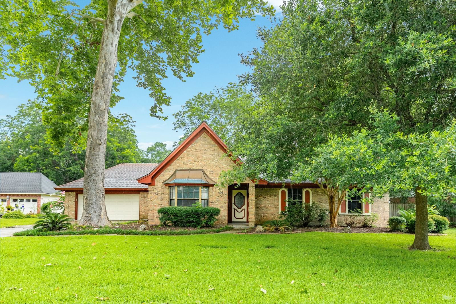 Real estate property located at 406 Huckleberry, Brazoria, Tanglewood Lake Jackson, Lake Jackson, TX, US