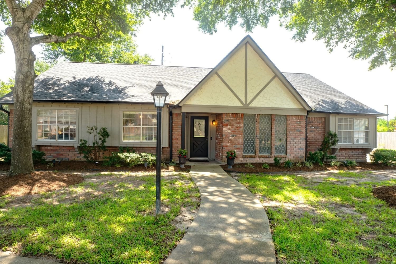 Real estate property located at 8410 Forestside, Harris, Copperfield Middlegate Village, Houston, TX, US