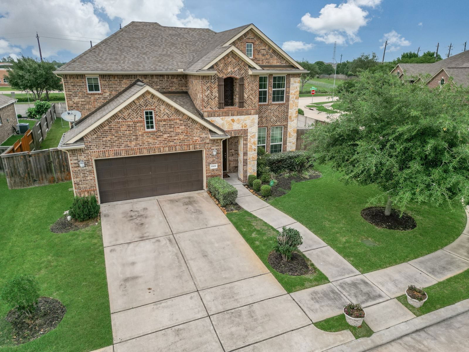 Real estate property located at 1908 Gianna Bella, Harris, Riverstone Ranch/Clear Crk Sec, Pearland, TX, US