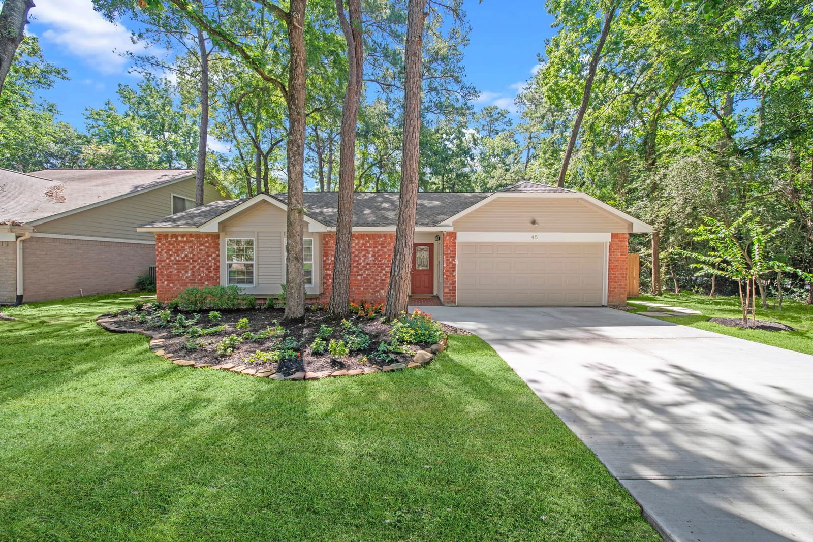 Real estate property located at 45 Lance Leaf, Montgomery, Woodlands Village of Panther Creek, The Woodlands, TX, US