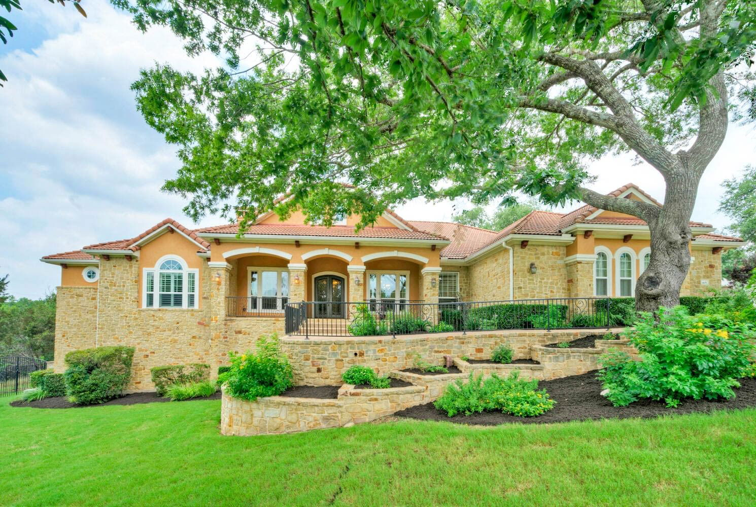 Real estate property located at 401 Bella Montagna, Travis, Round Mountain Estates, Austin, TX, US
