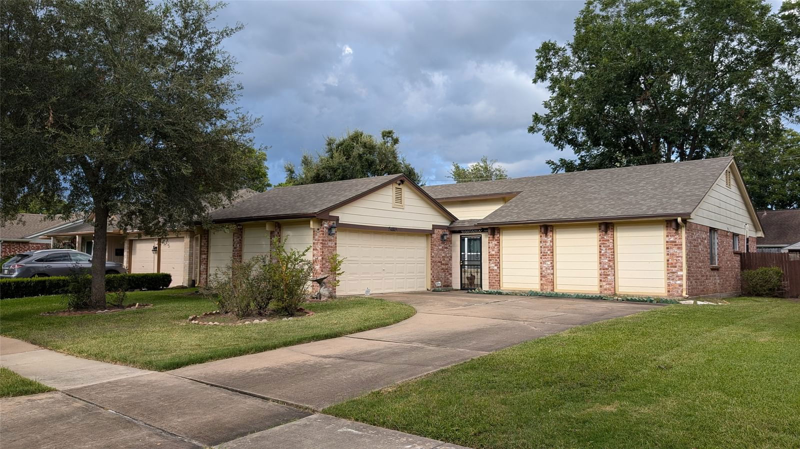 Real estate property located at 2410 Barrington Place, Fort Bend, Barrington Place, Sugar Land, TX, US