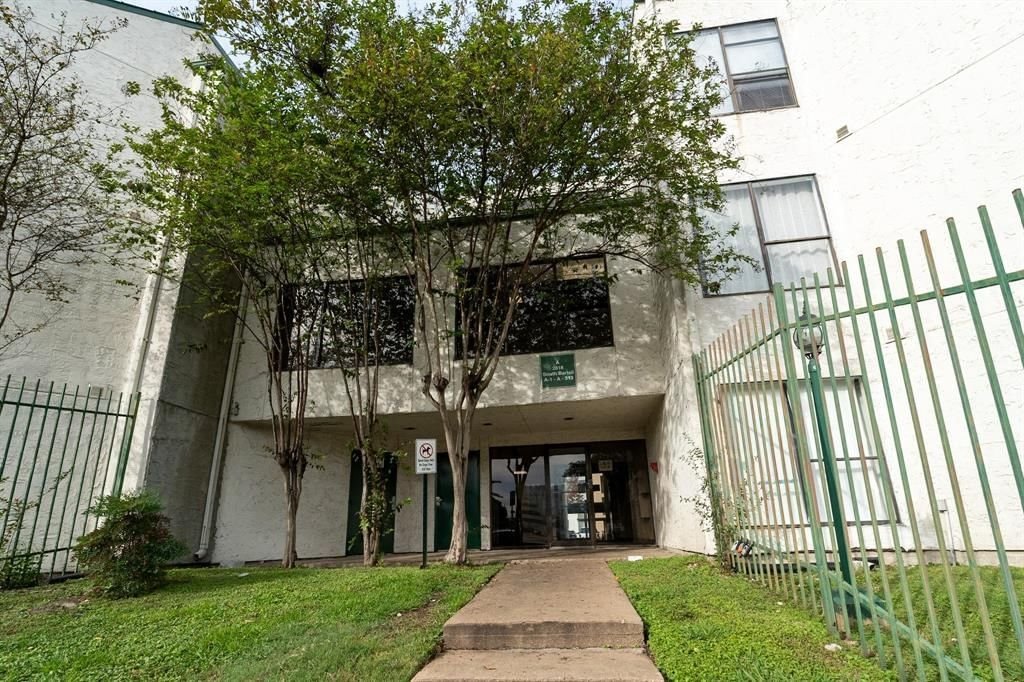 Real estate property located at 2818 Bartell #39, Harris, Hearthwood 02 Condo Ph 03, Houston, TX, US
