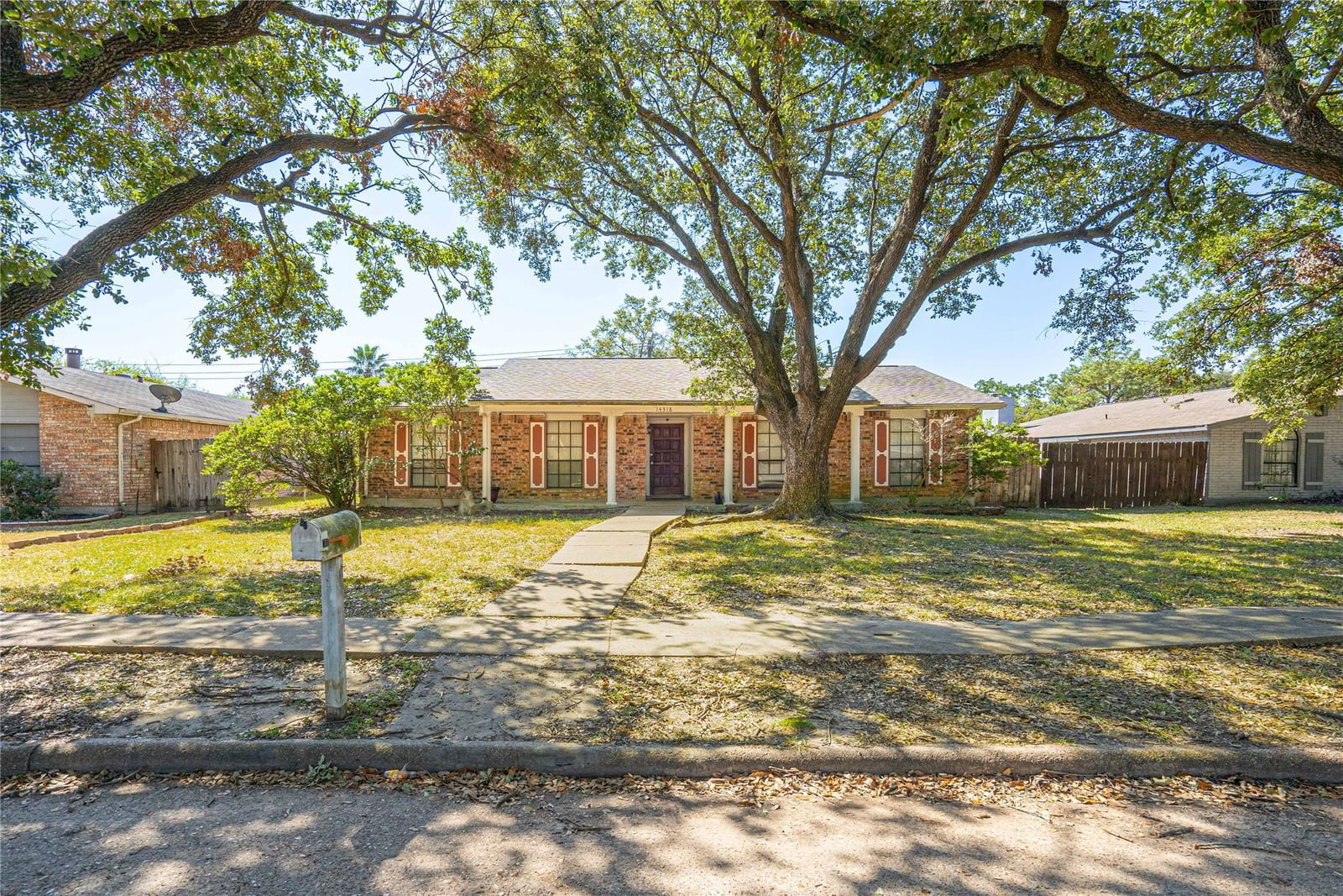 Real estate property located at 14318 Lorne, Harris, Pine Trails Sec 01, Houston, TX, US