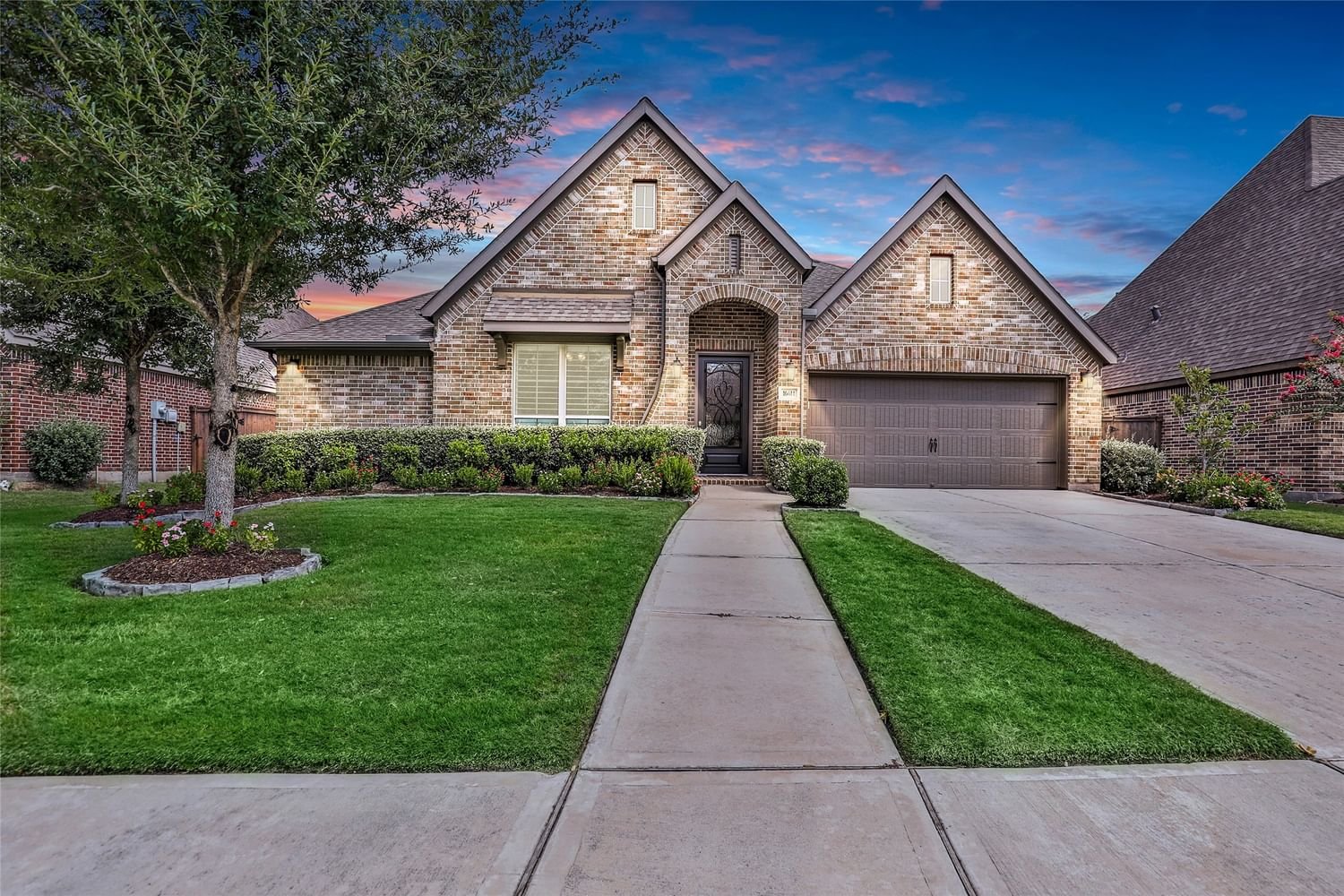 Real estate property located at 16611 Whiteoak Canyon, Harris, Groves, Humble, TX, US