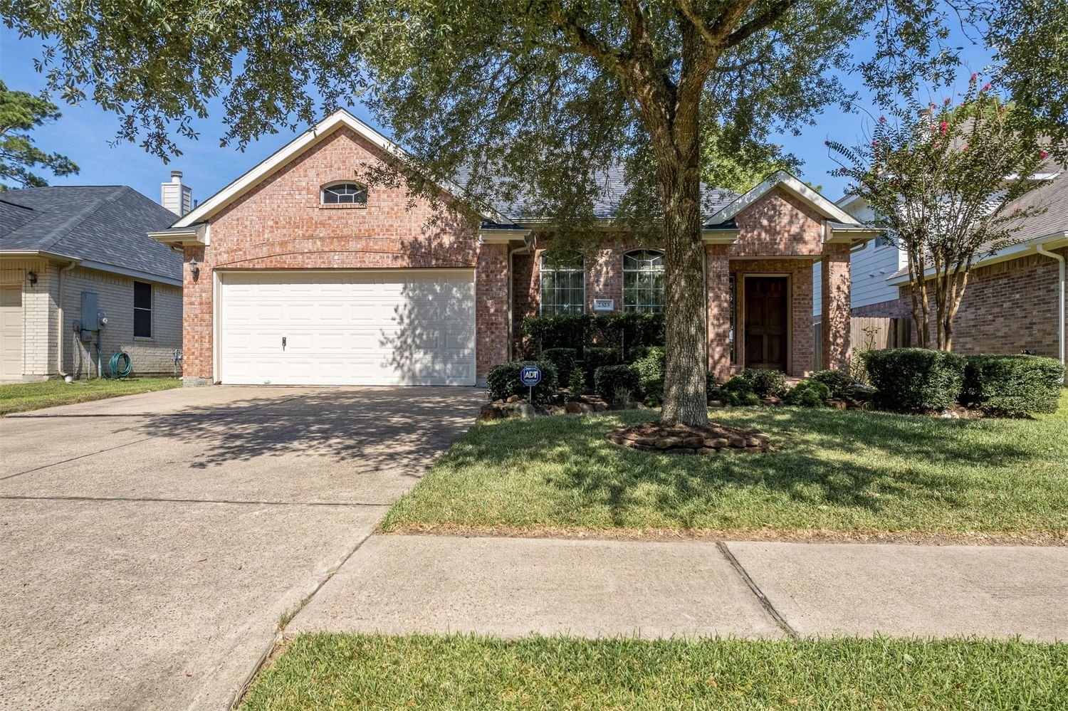 Real estate property located at 2323 Bay Hill, Harris, Evergreen Fairways, Baytown, TX, US