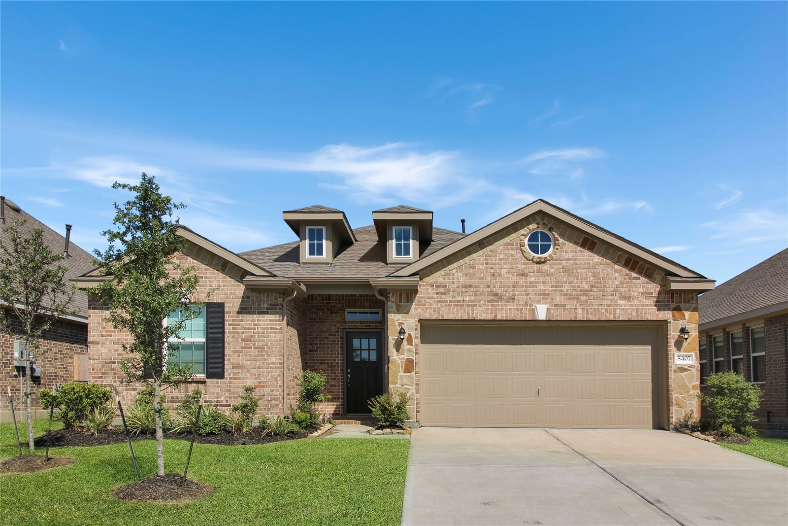 Real estate property located at 8407 Pecan Crest, Harris, HUNTERS CREEK, Baytown, TX, US