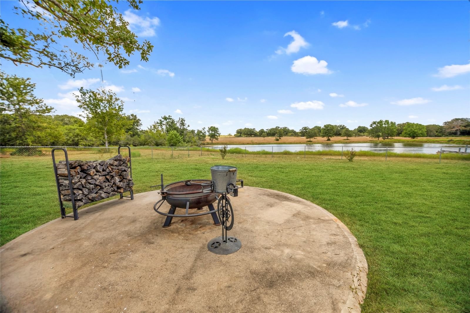 Real estate property located at 1015 County Road 458, Gonzales, Waelder, TX, US
