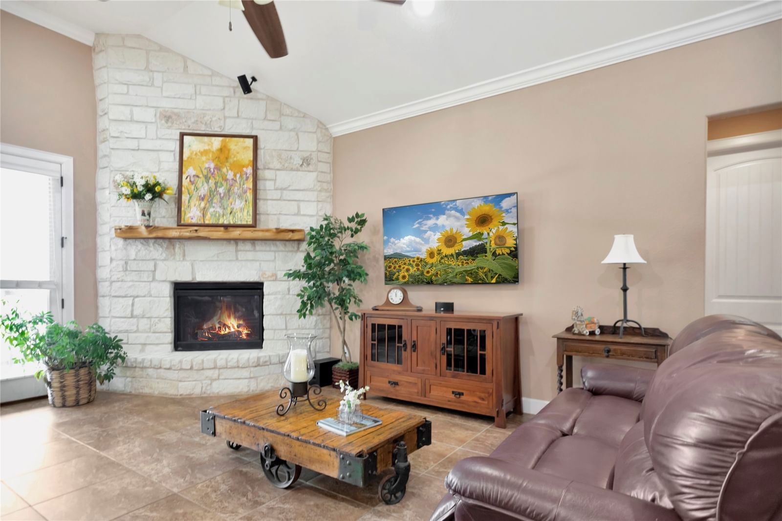 Real estate property located at 1015 County Road 458, Gonzales, Waelder, TX, US