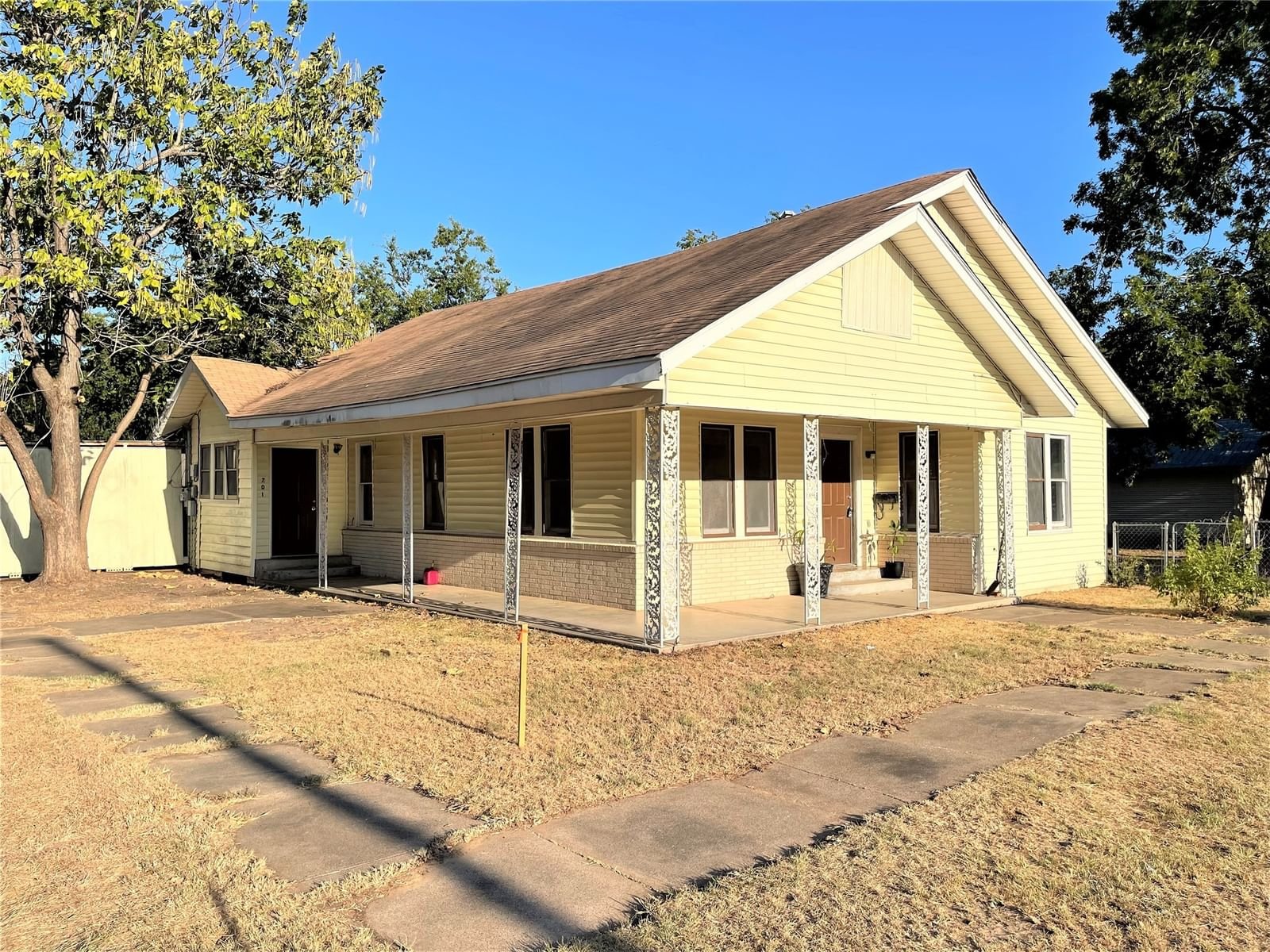 Real estate property located at 701 10th, Freestone, City/Teague, Teague, TX, US