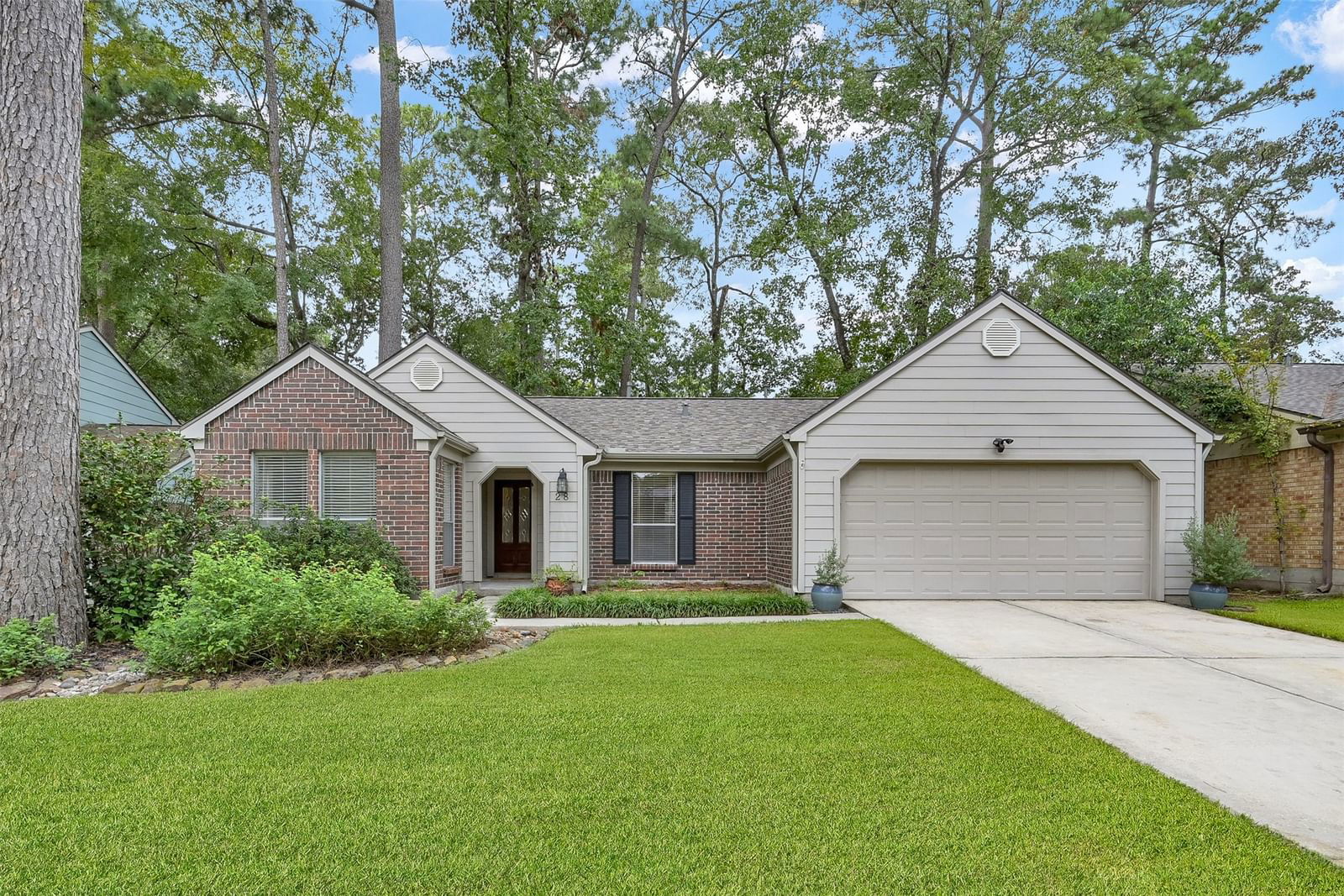 Real estate property located at 28 Brook Pebble, Montgomery, Wdlnds Village Grogans Ml 38, The Woodlands, TX, US