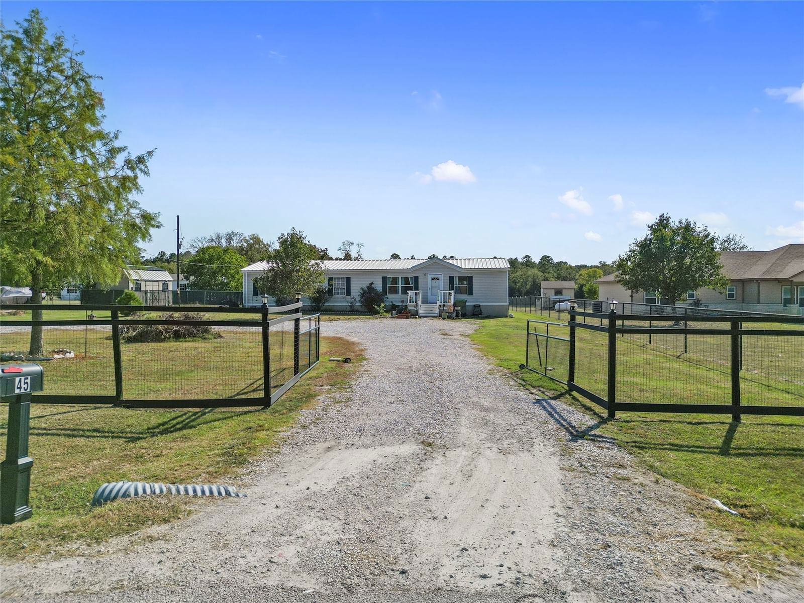 Real estate property located at 45 Cedar Hill, Walker, Lake Rosemary Estates, Huntsville, TX, US