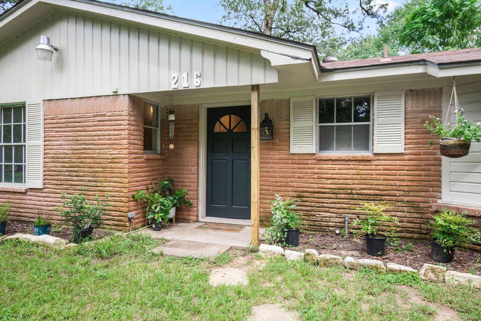 Real estate property located at 216 Forest, Montgomery, Country Club Forest 02, Conroe, TX, US