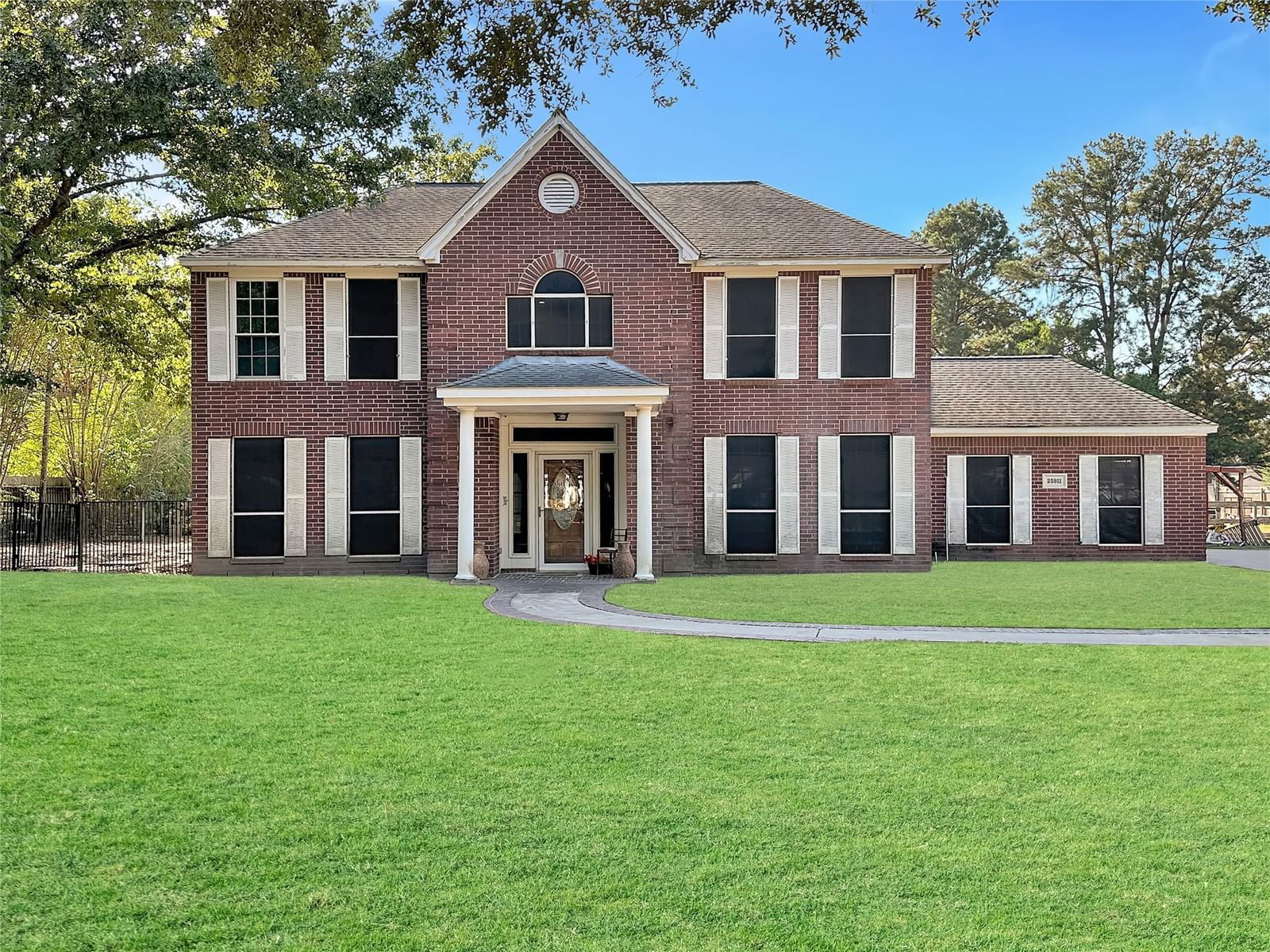 Real estate property located at 25911 Fountaine Bleau, Harris, Boudreaux Estates, Tomball, TX, US