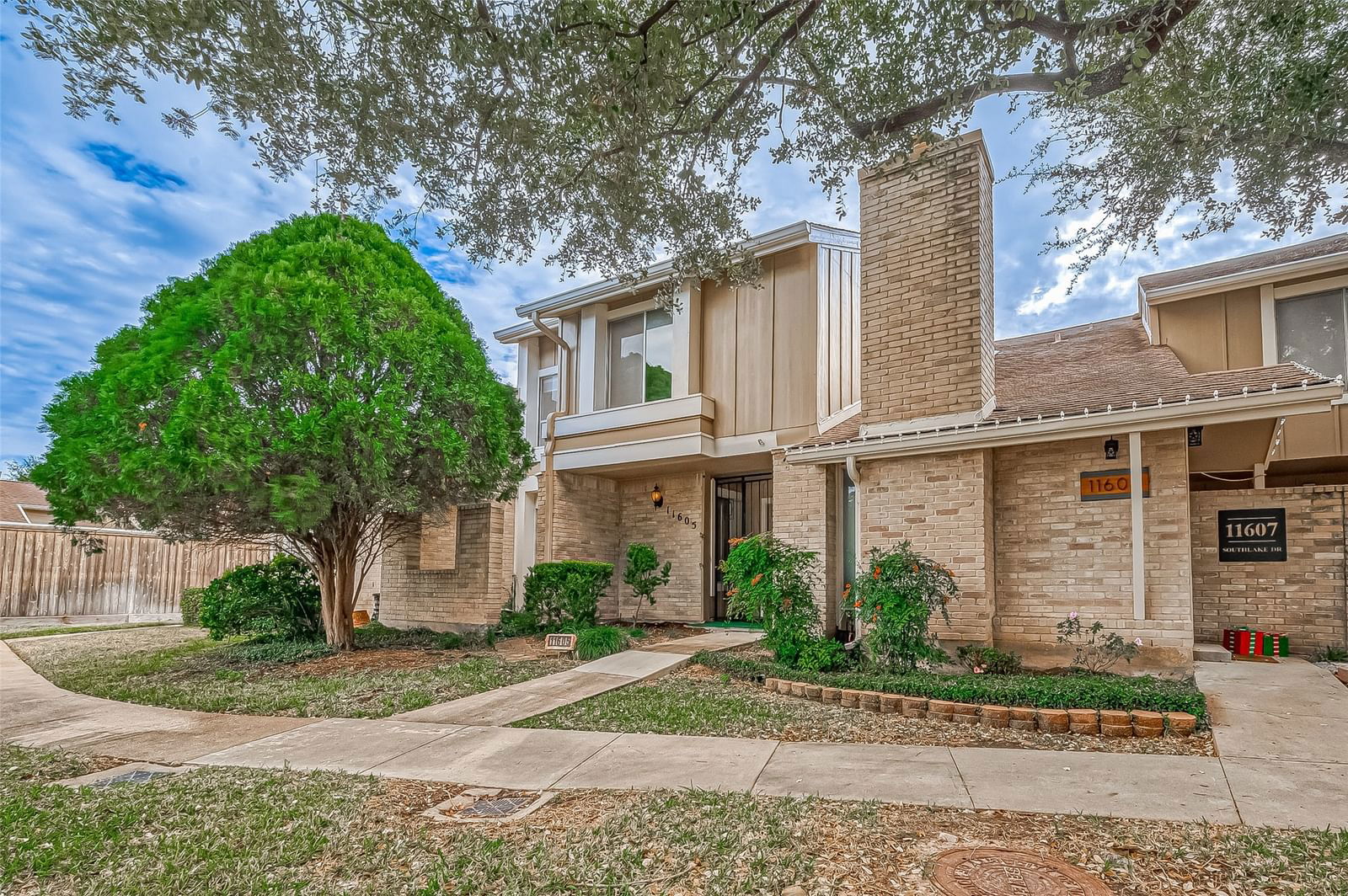 Real estate property located at 11605 Southlake #32, Harris, Village Place, Houston, TX, US