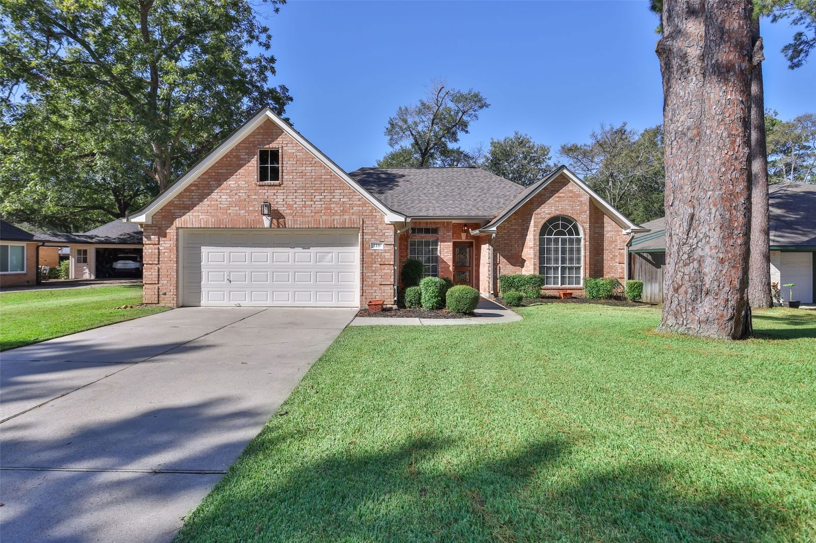 Real estate property located at 118 April Wind, Montgomery, April Sound 04, Conroe, TX, US