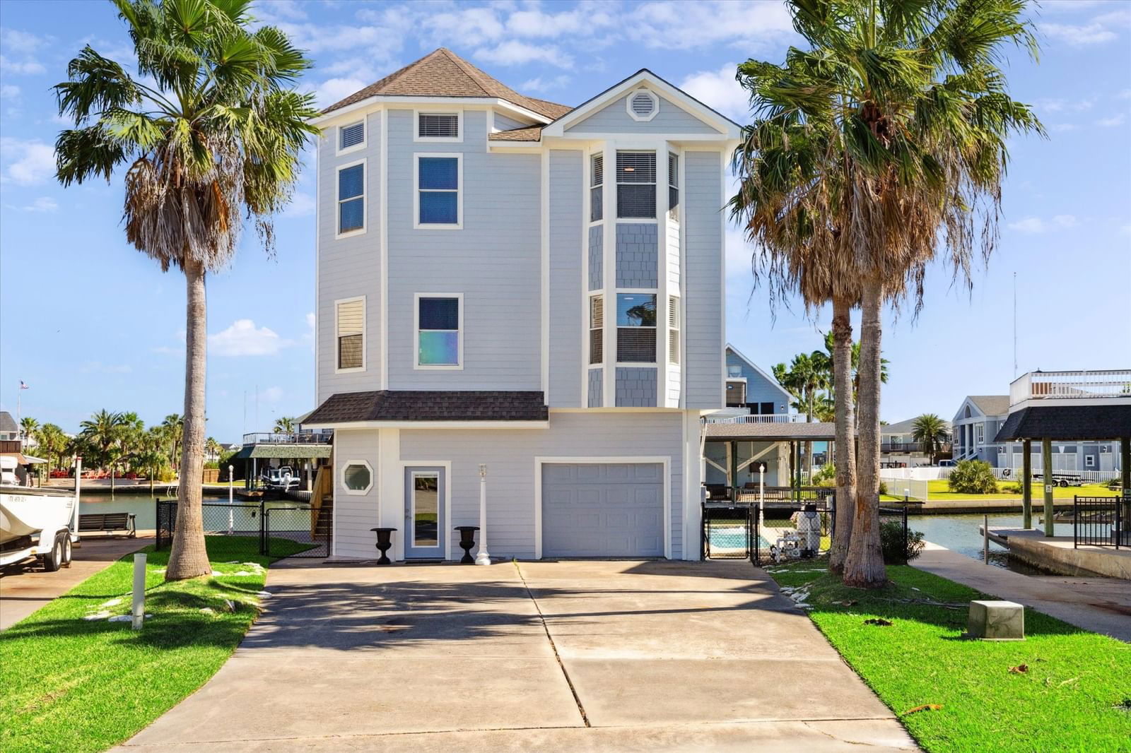 Real estate property located at 210 Easterly, Galveston, Tiki Island, Tiki Island, TX, US