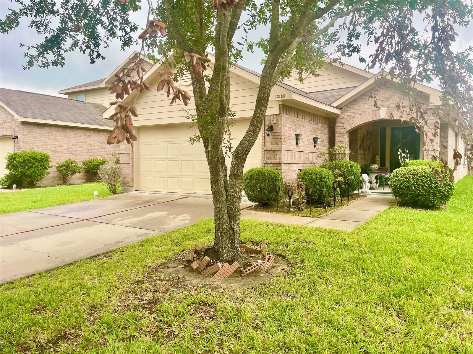 Real estate property located at 13123 Majestic Place, Harris, Regal Oaks Sec 05, Houston, TX, US