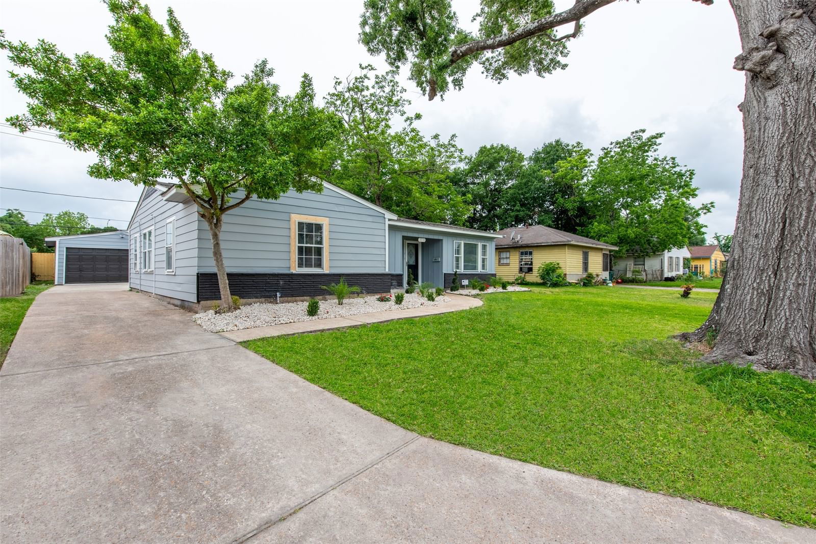 Real estate property located at 2210 Raymond, Harris, Red Bluff Terrace Sec 01, Pasadena, TX, US