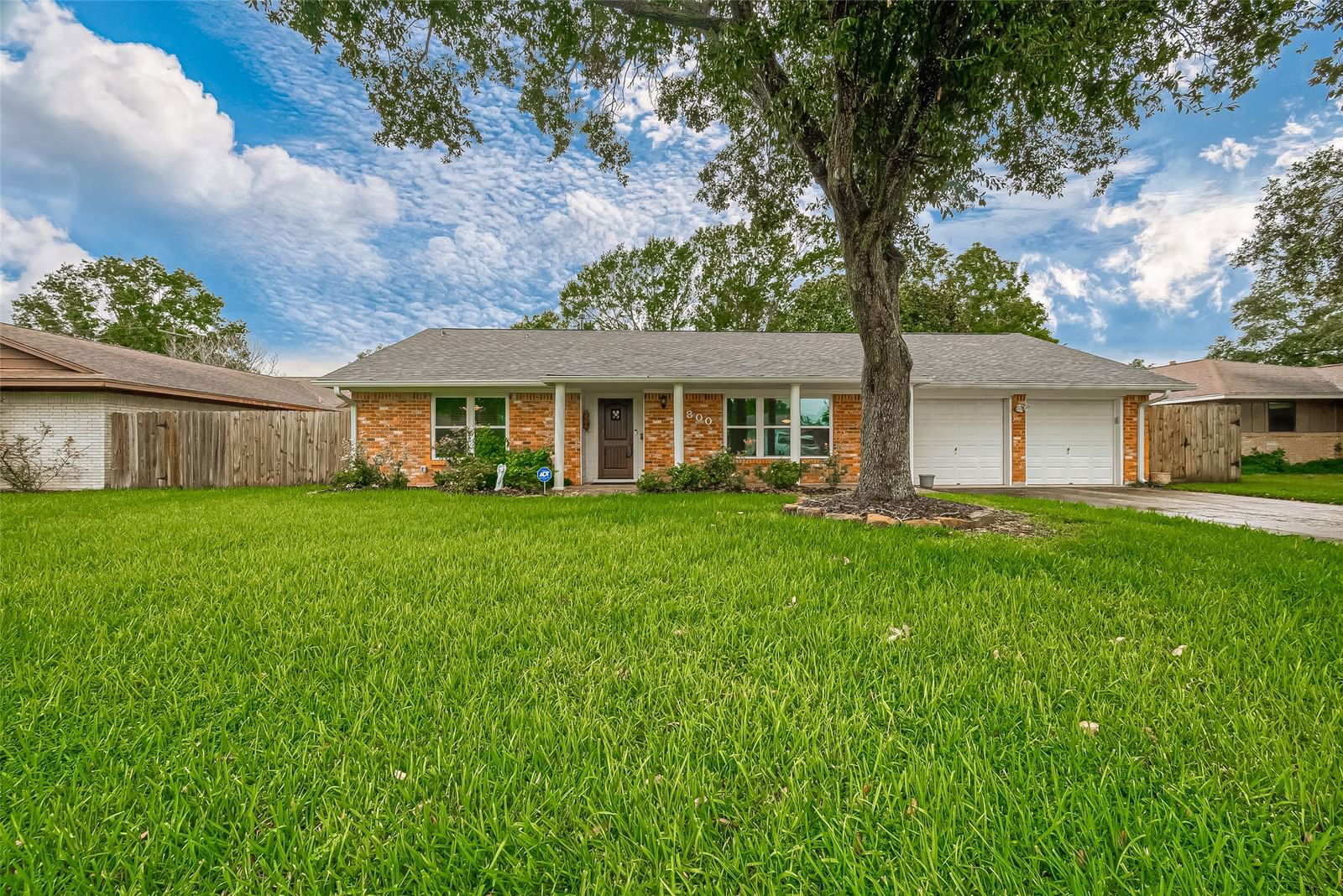 Real estate property located at 1800 Hartt, Harris, Eva Maude, Baytown, TX, US