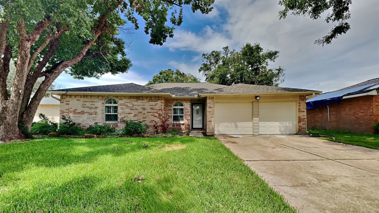 Real estate property located at 10107 Charmont, Harris, Fairmont Park West, La Porte, TX, US