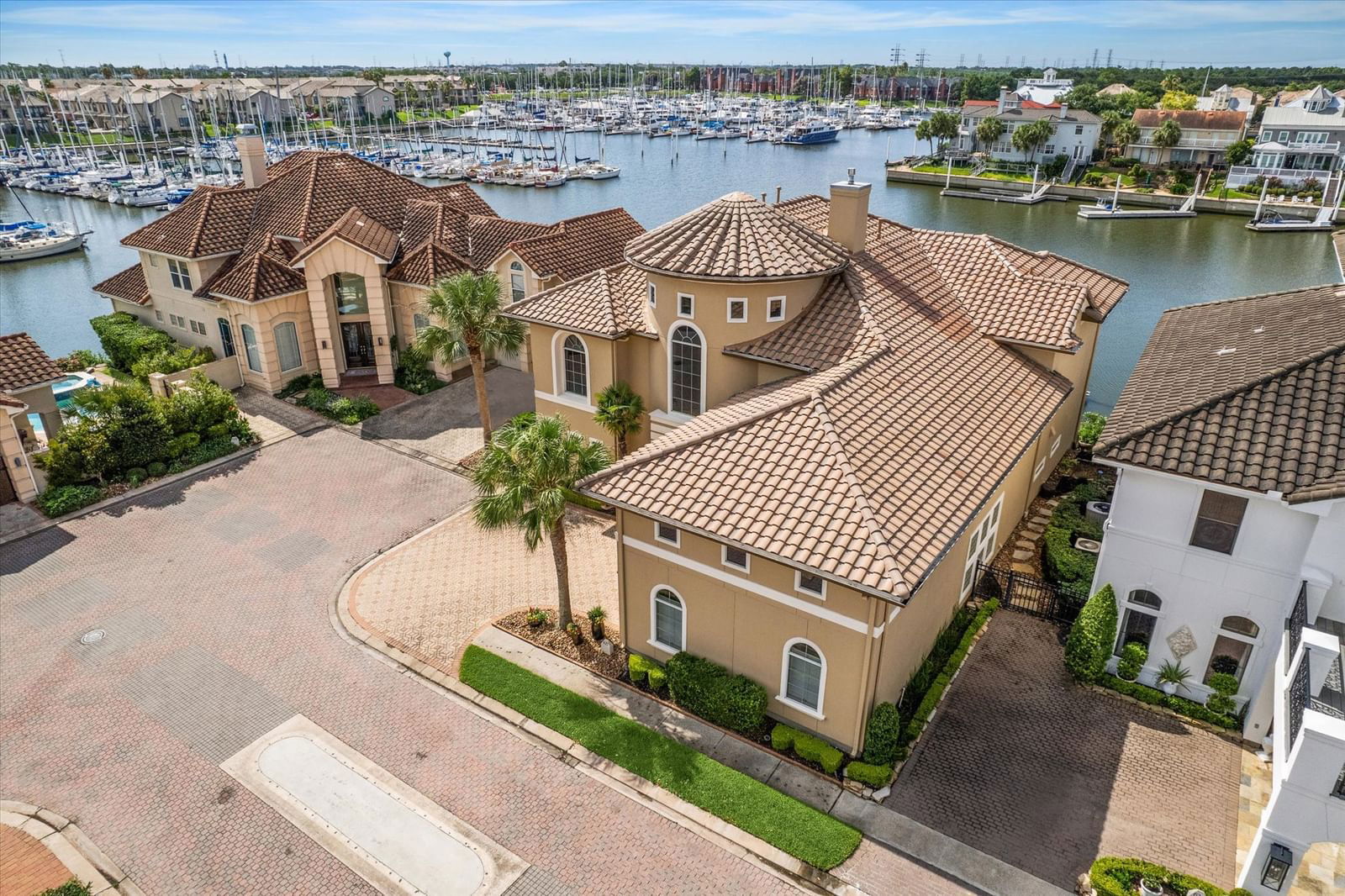 Real estate property located at 627 Northport, Galveston, Waterford Harbor Villas, Kemah, TX, US