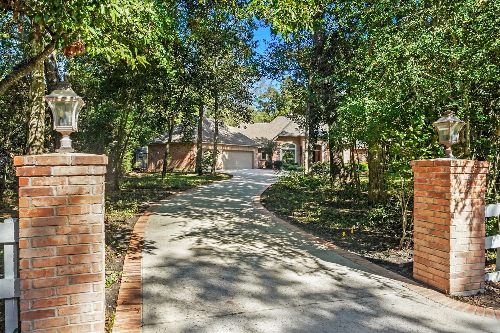 Real estate property located at 10307 Autumn Run, Montgomery, Teaswood, Conroe, TX, US