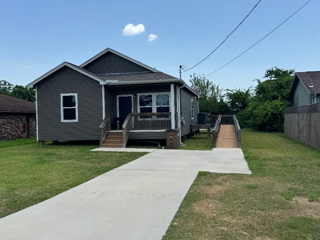 Real estate property located at 2809 Avenue C, Galveston, Moores Add, Dickinson, TX, US