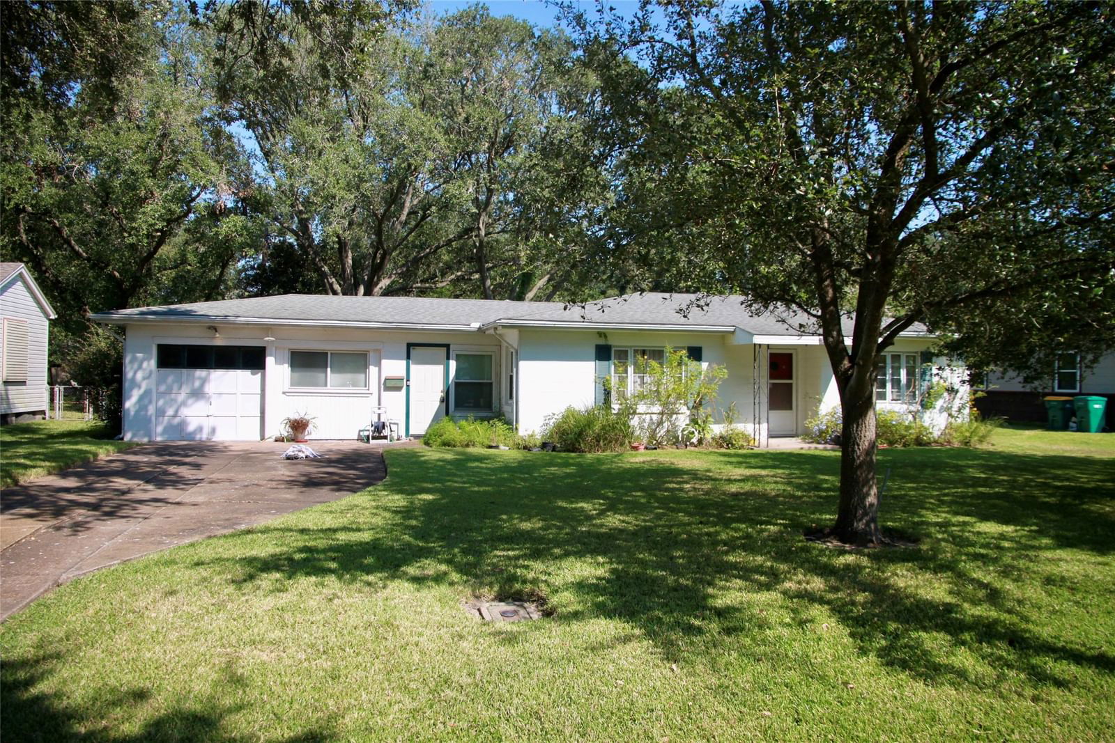 Real estate property located at 2412 Meadow, Galveston, Oaklawn 2, La Marque, TX, US