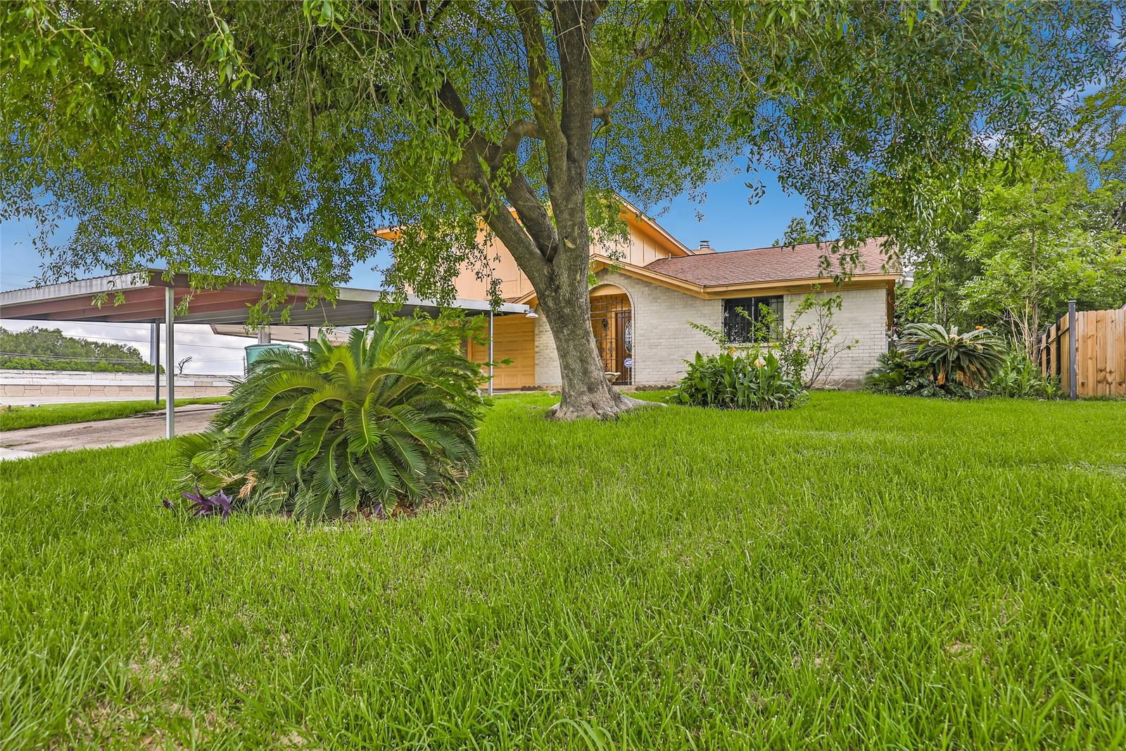 Real estate property located at 14711 Woodford, Harris, Channelwood, Channelview, TX, US