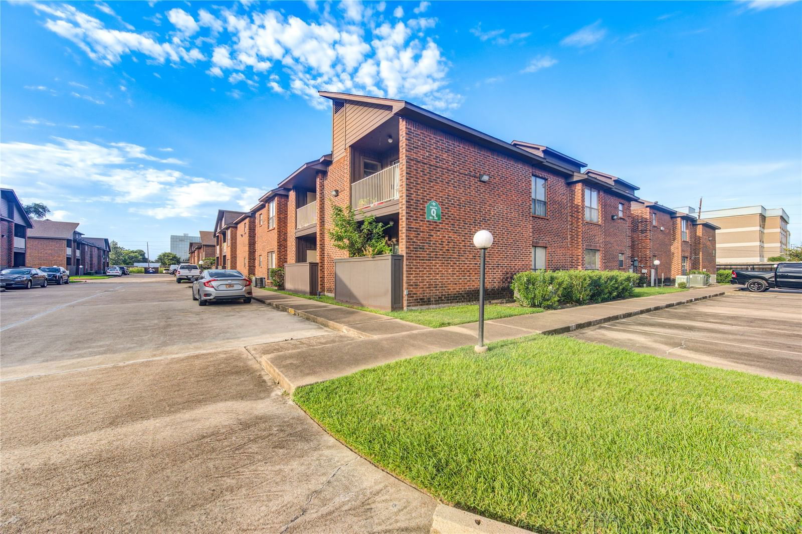 Real estate property located at 3100 Walnut Bend #521, Harris, Terra Courtyard Condos Ph 03, Houston, TX, US